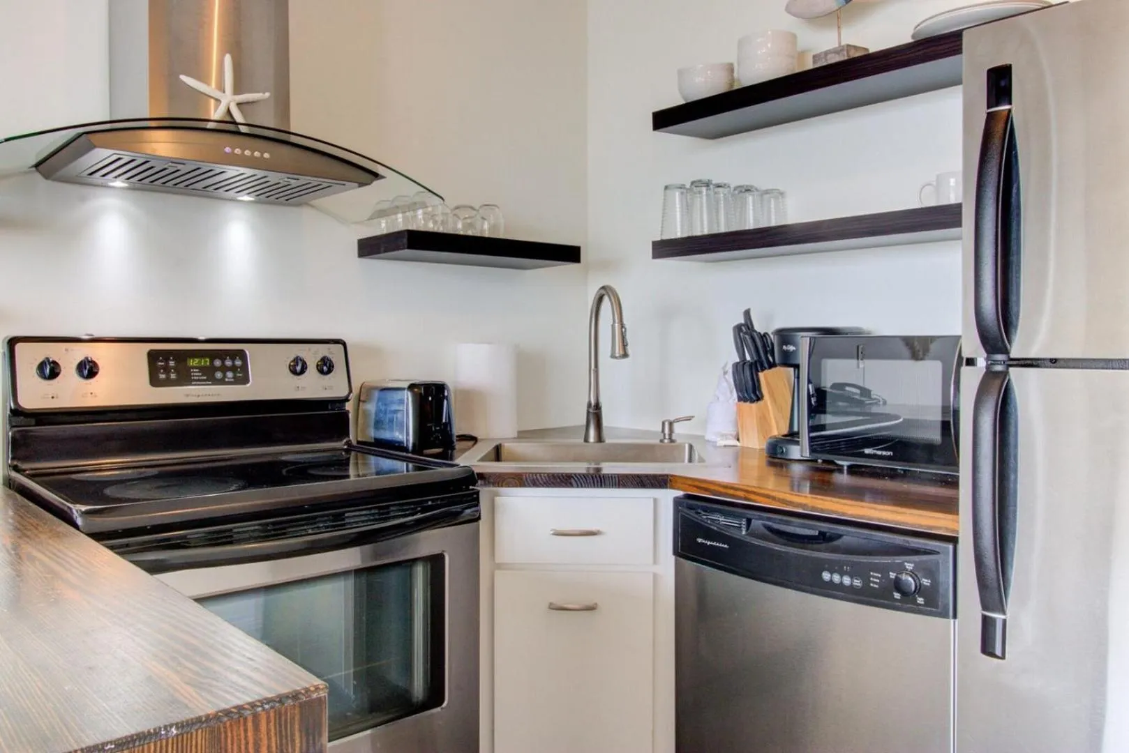 Kitchen or kitchenette in 0311 Seaside Retreat by Atlantic Towers