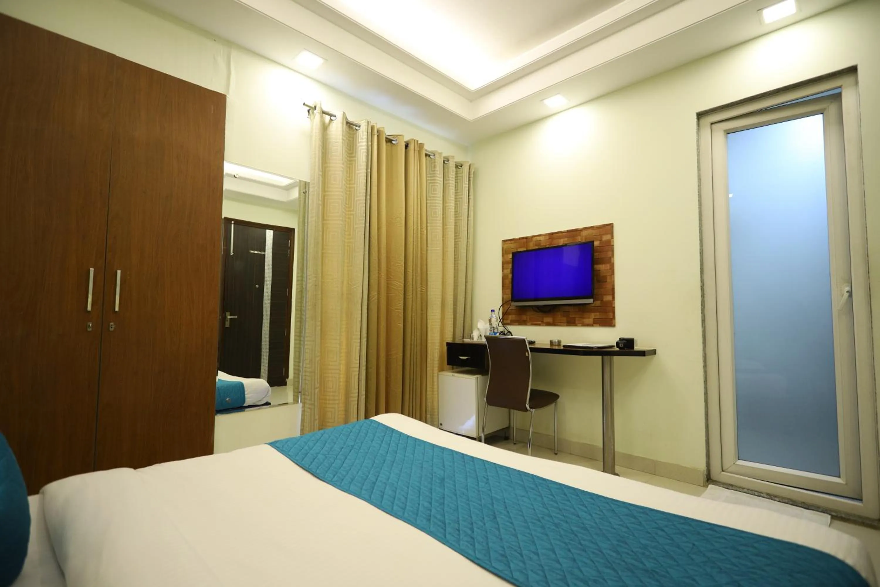 Bedroom, Bed in Asian Suites Cyber Park Gurgaon