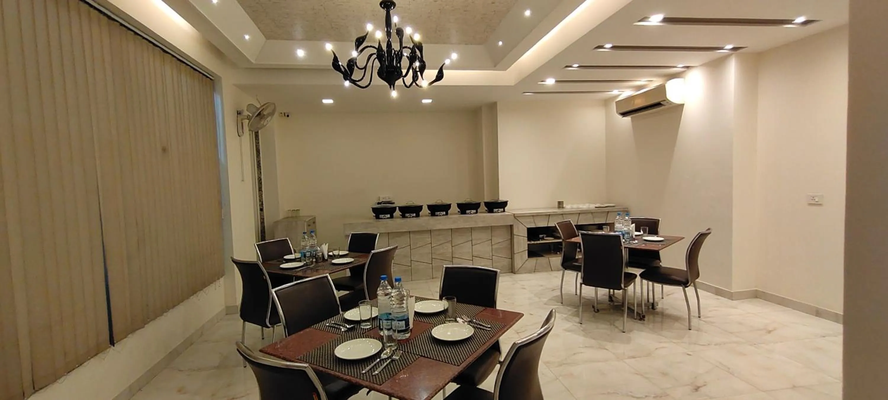 Restaurant/places to eat in Asian Suites Cyber Park Gurgaon