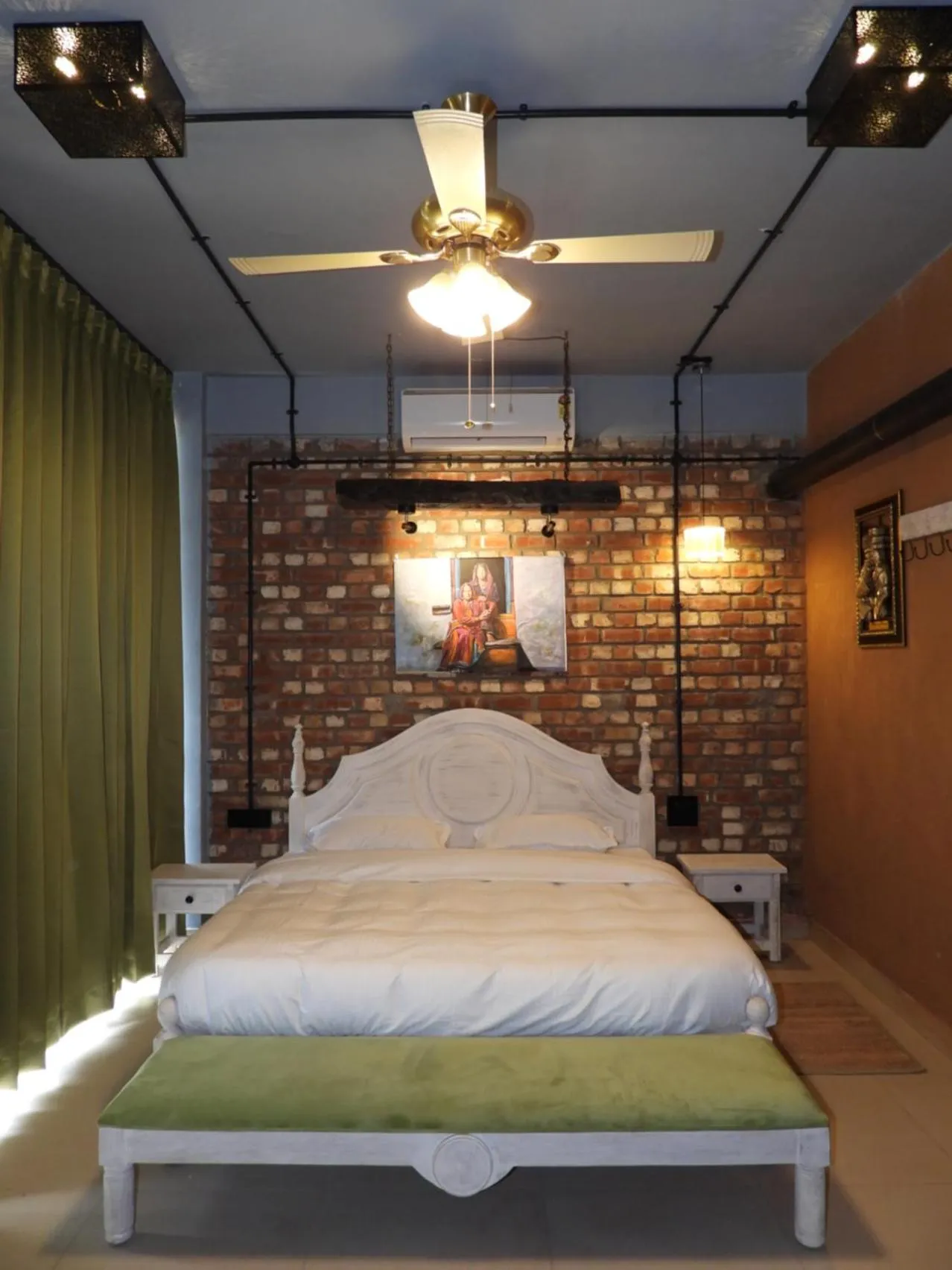 Bed in Mystic Kailasha Kedarnath - Tungnath Valley