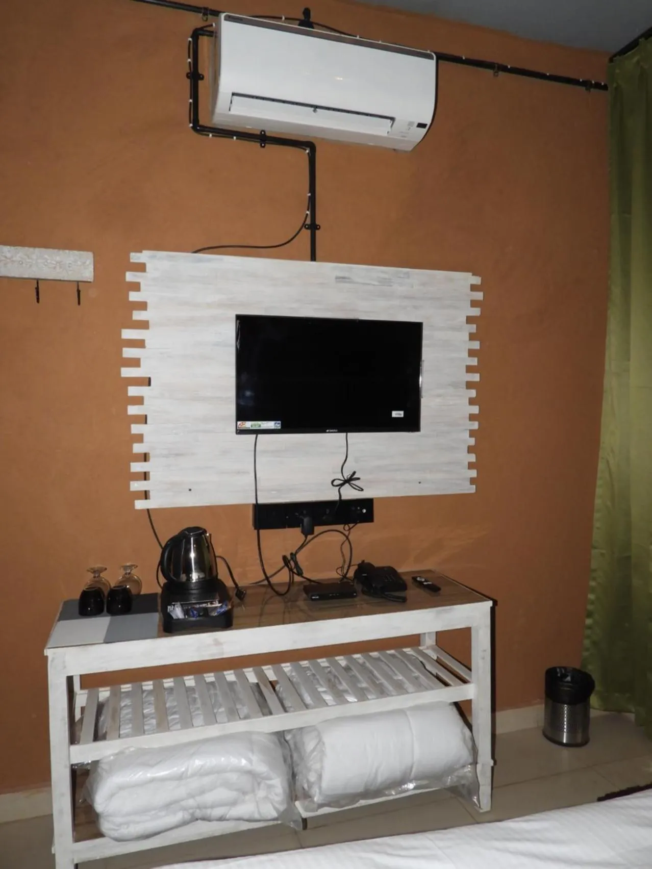 Coffee/tea facilities, Bed in Mystic Kailasha Kedarnath - Tungnath Valley