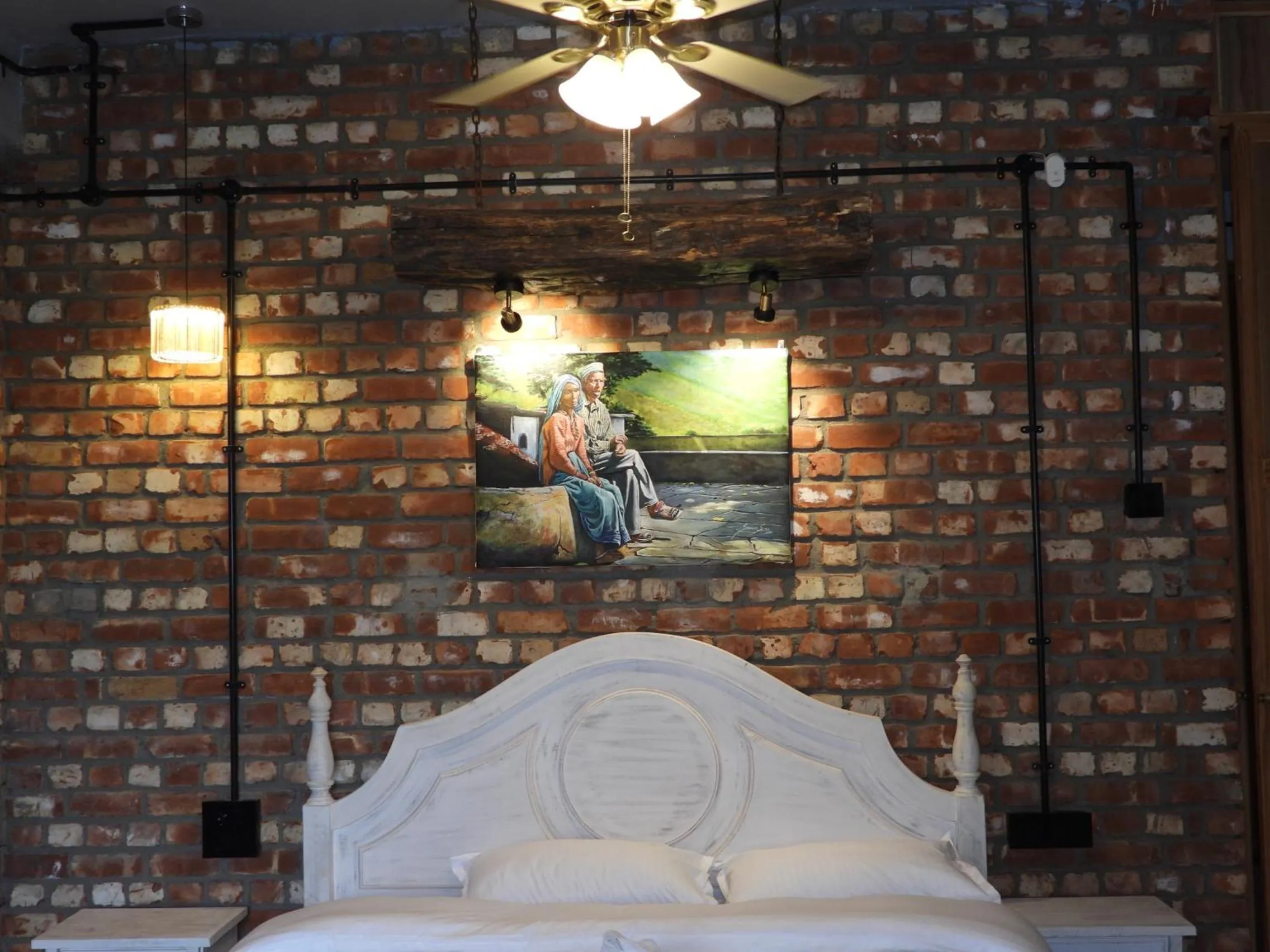 Bed in Mystic Kailasha Kedarnath - Tungnath Valley