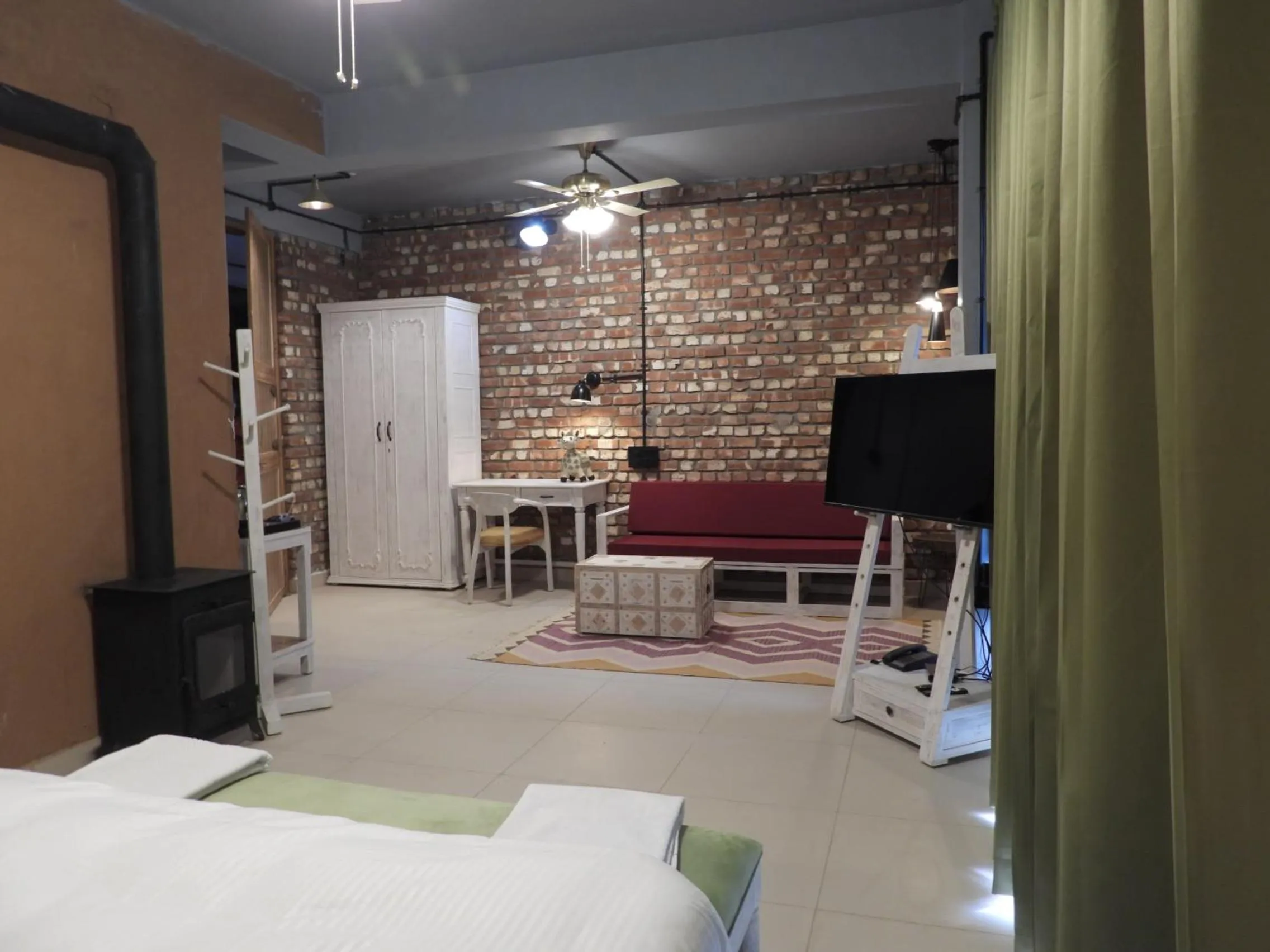 View (from property/room), Bed in Mystic Kailasha Kedarnath - Tungnath Valley