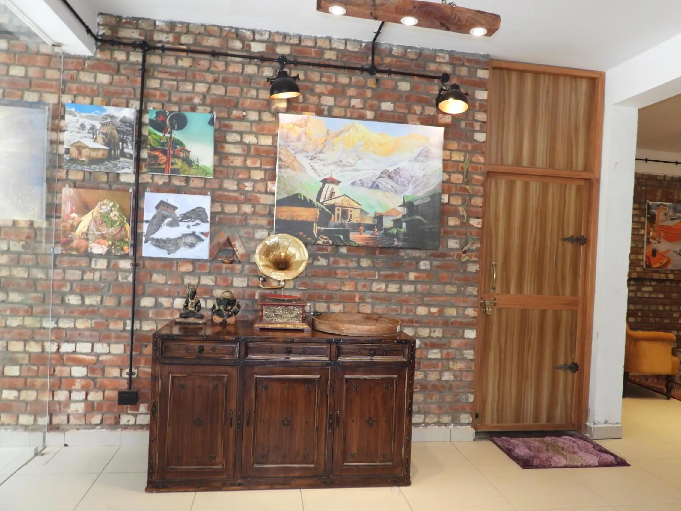 Decorative detail in Mystic Kailasha Kedarnath - Tungnath Valley