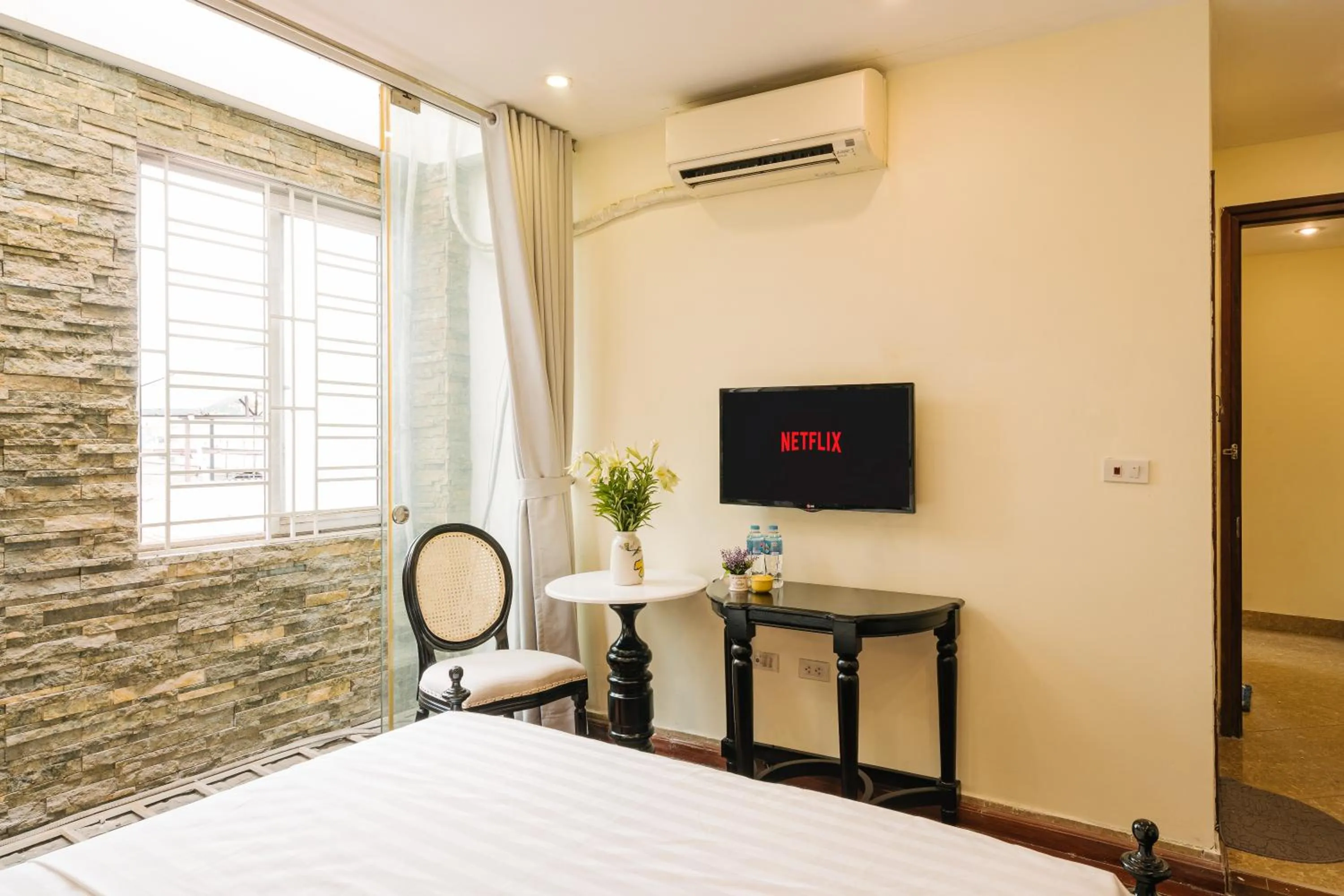 TV and multimedia, Bed in Sun Clover Boutique Hotel