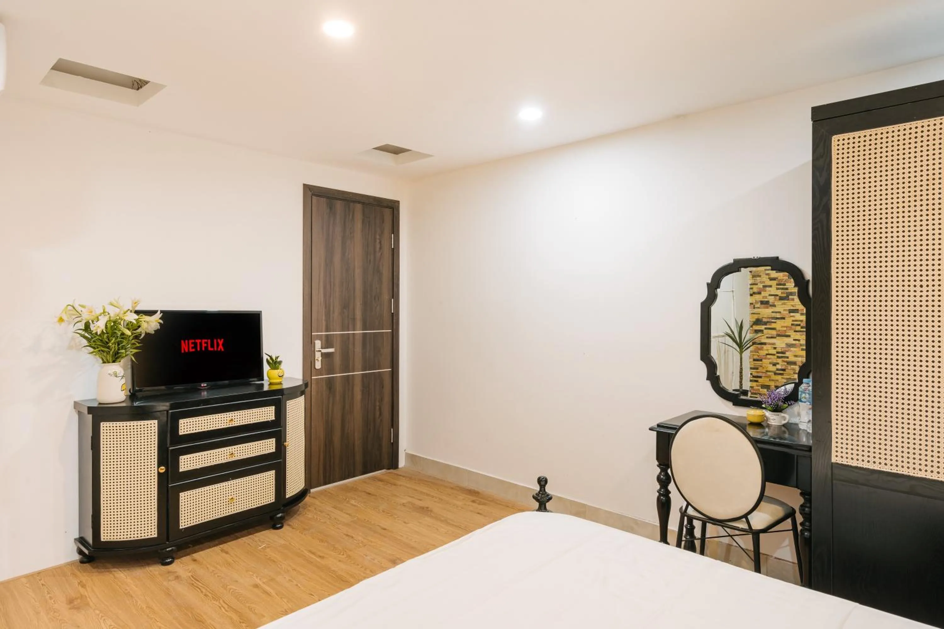 TV and multimedia, Bed in Sun Clover Boutique Hotel