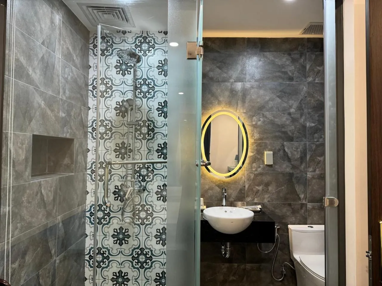 Shower in Pearl Hotel Phu Quoc