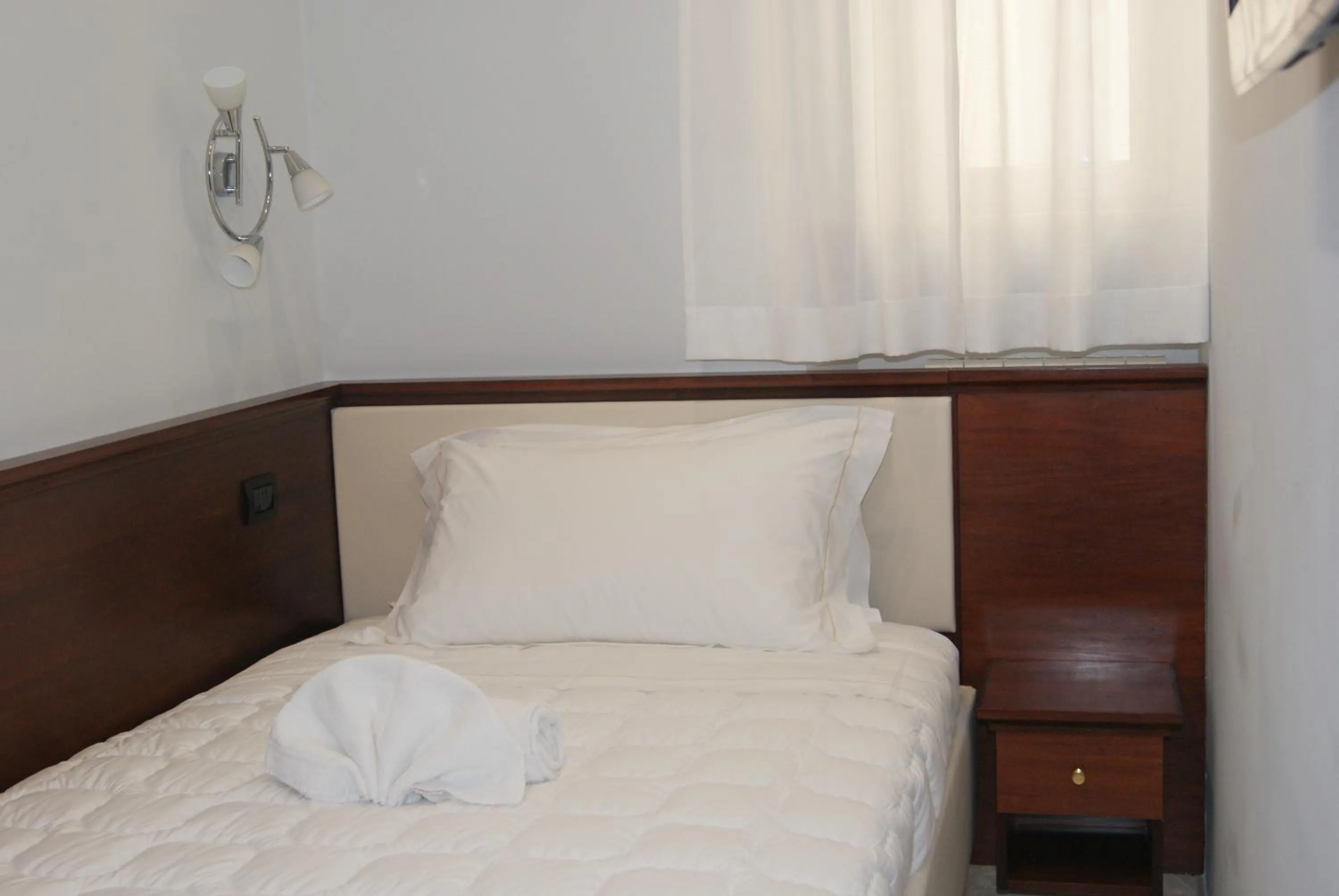 Bedroom, Bed in Esposizione Boutique