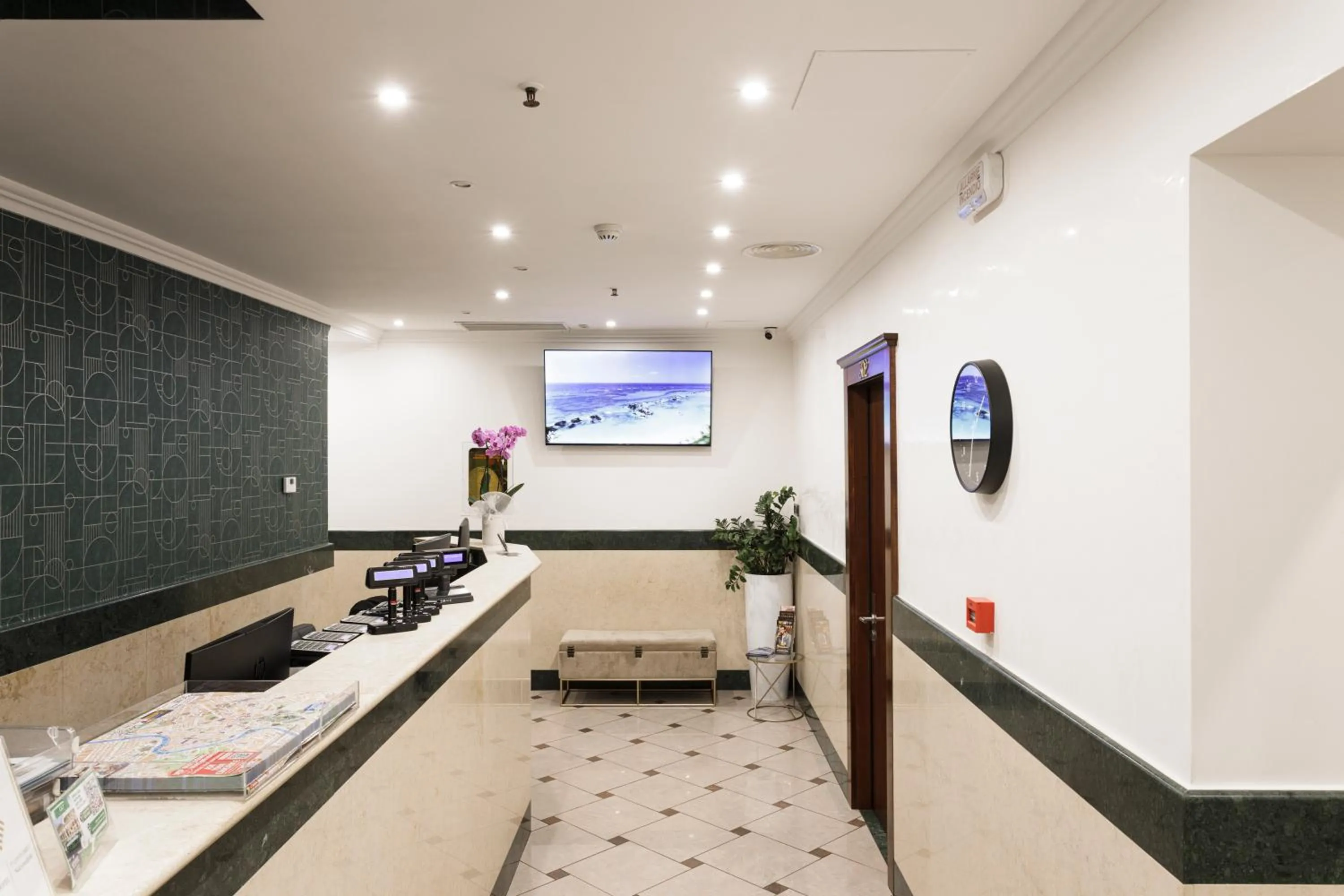 Property building in Esposizione Boutique