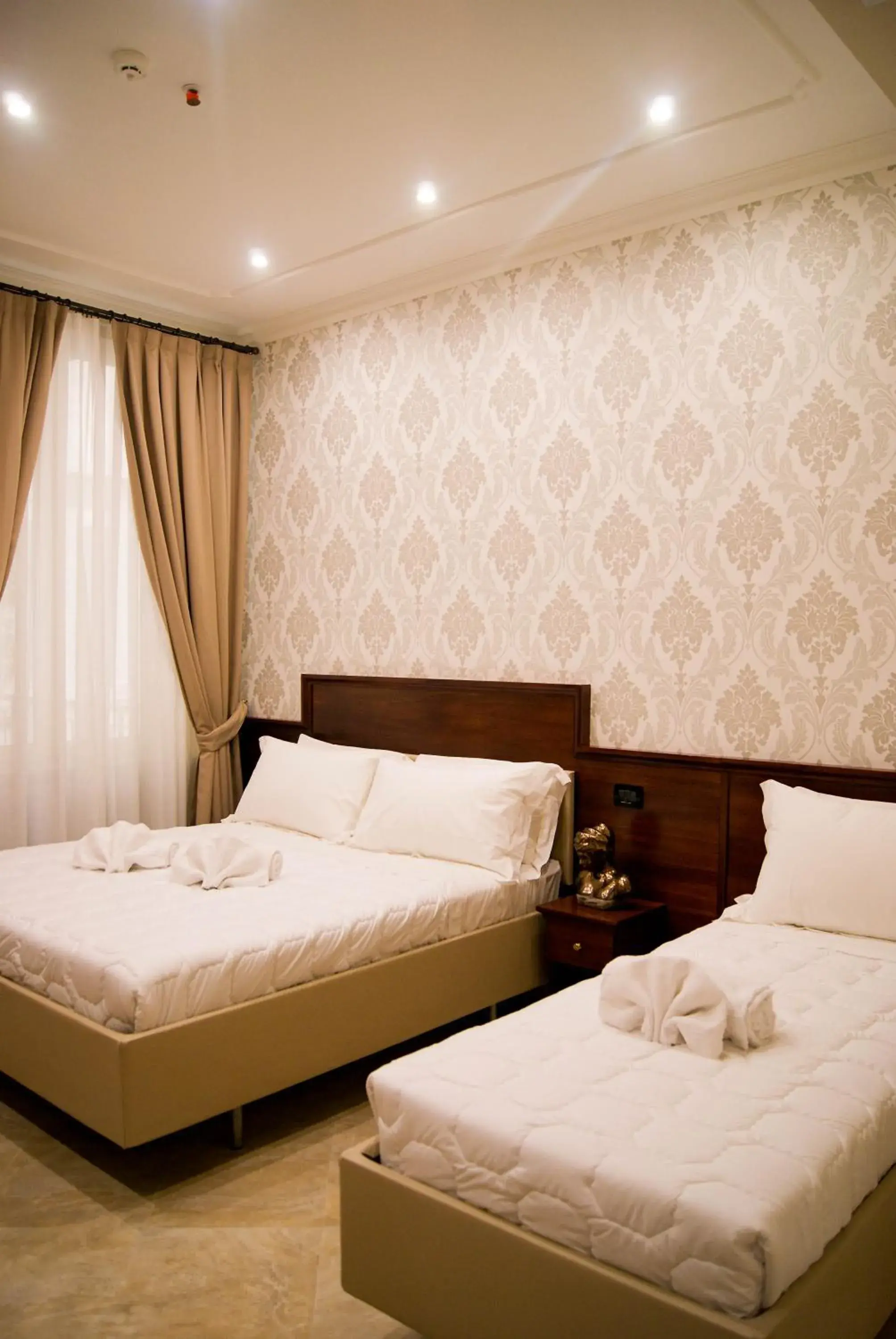 Triple Room in Esposizione Boutique Triple Room in Esposizione Boutique