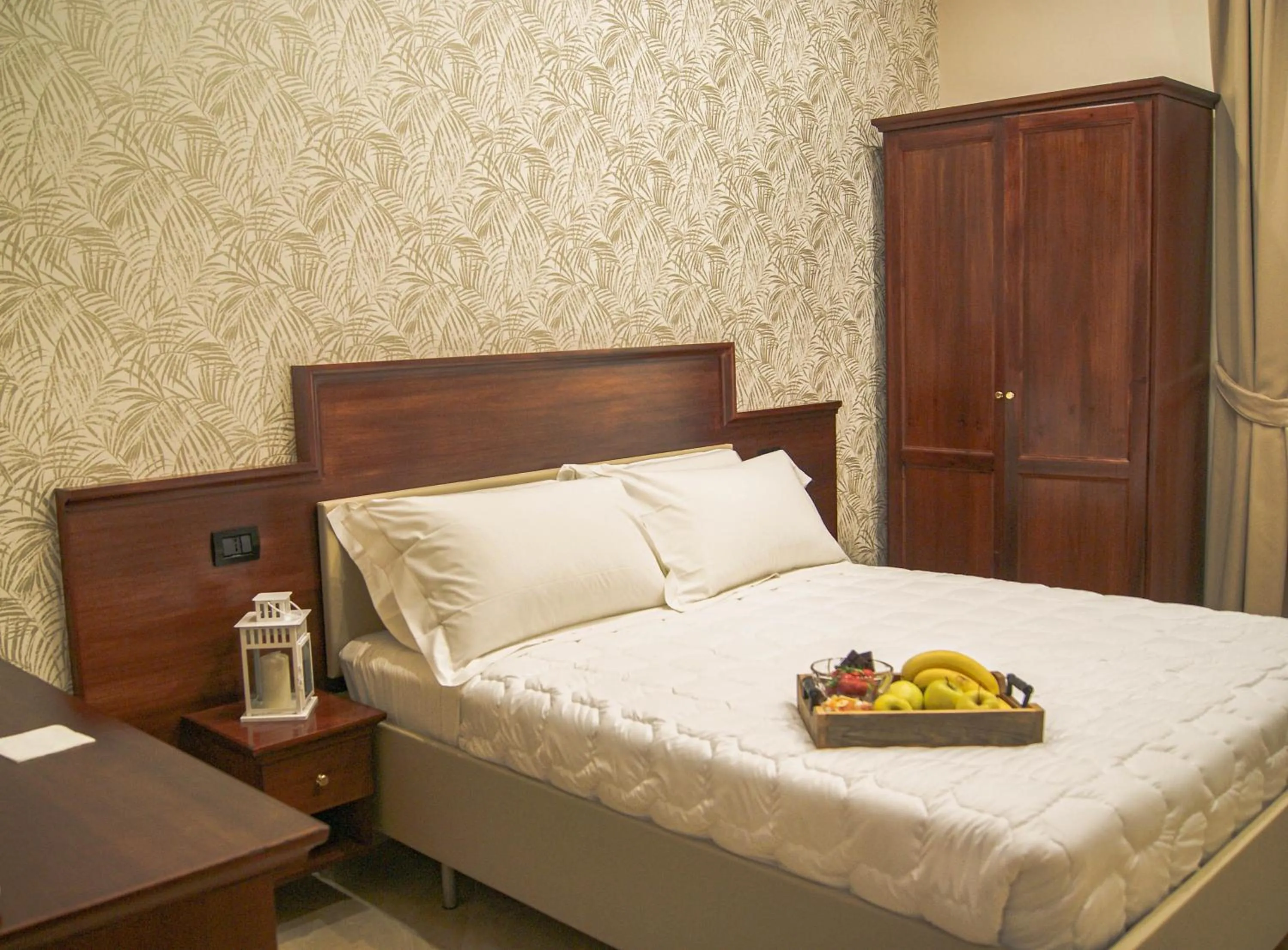 Bedroom, Bed in Esposizione Boutique
