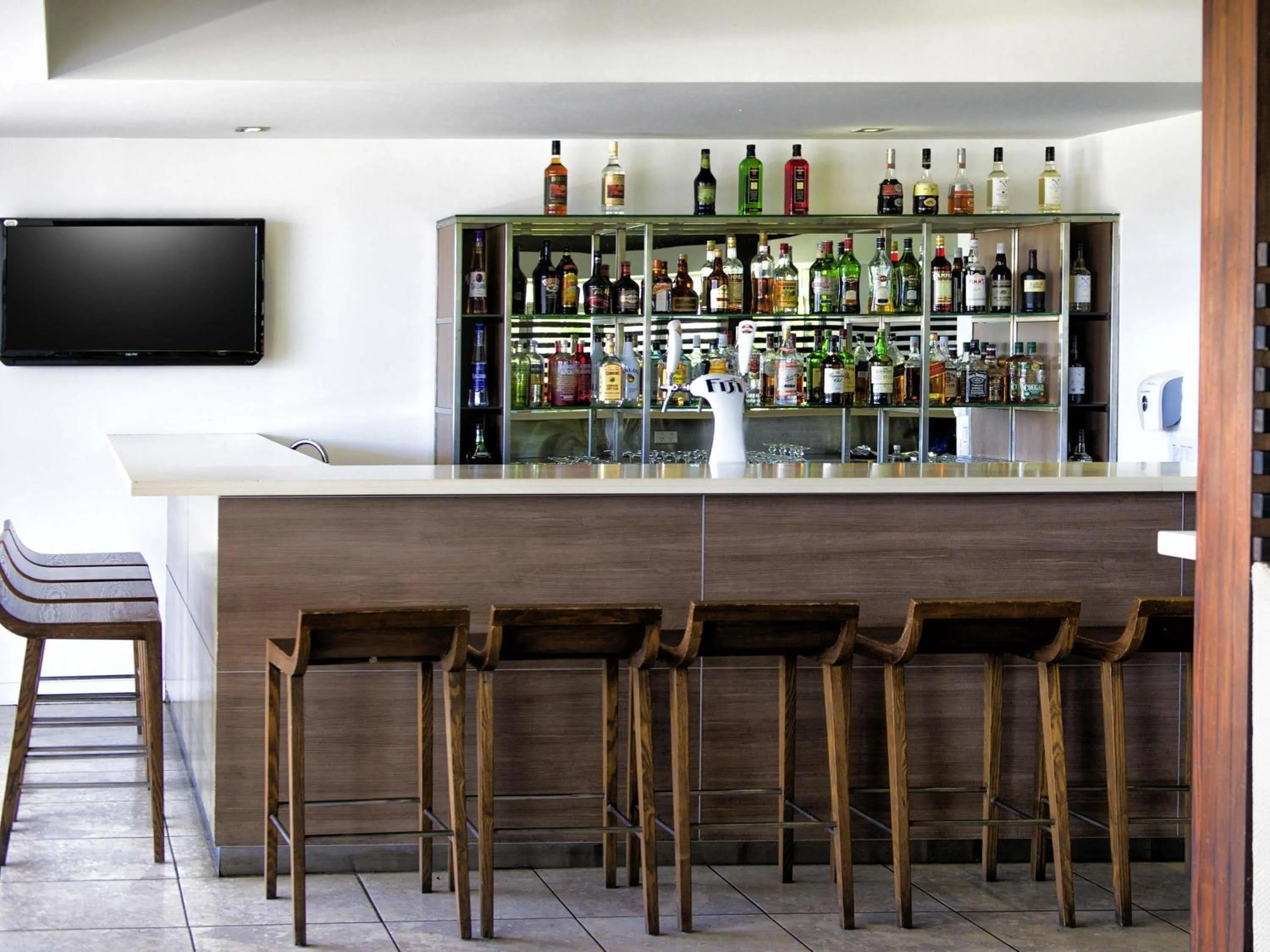 Lounge or bar in Novotel Nadi