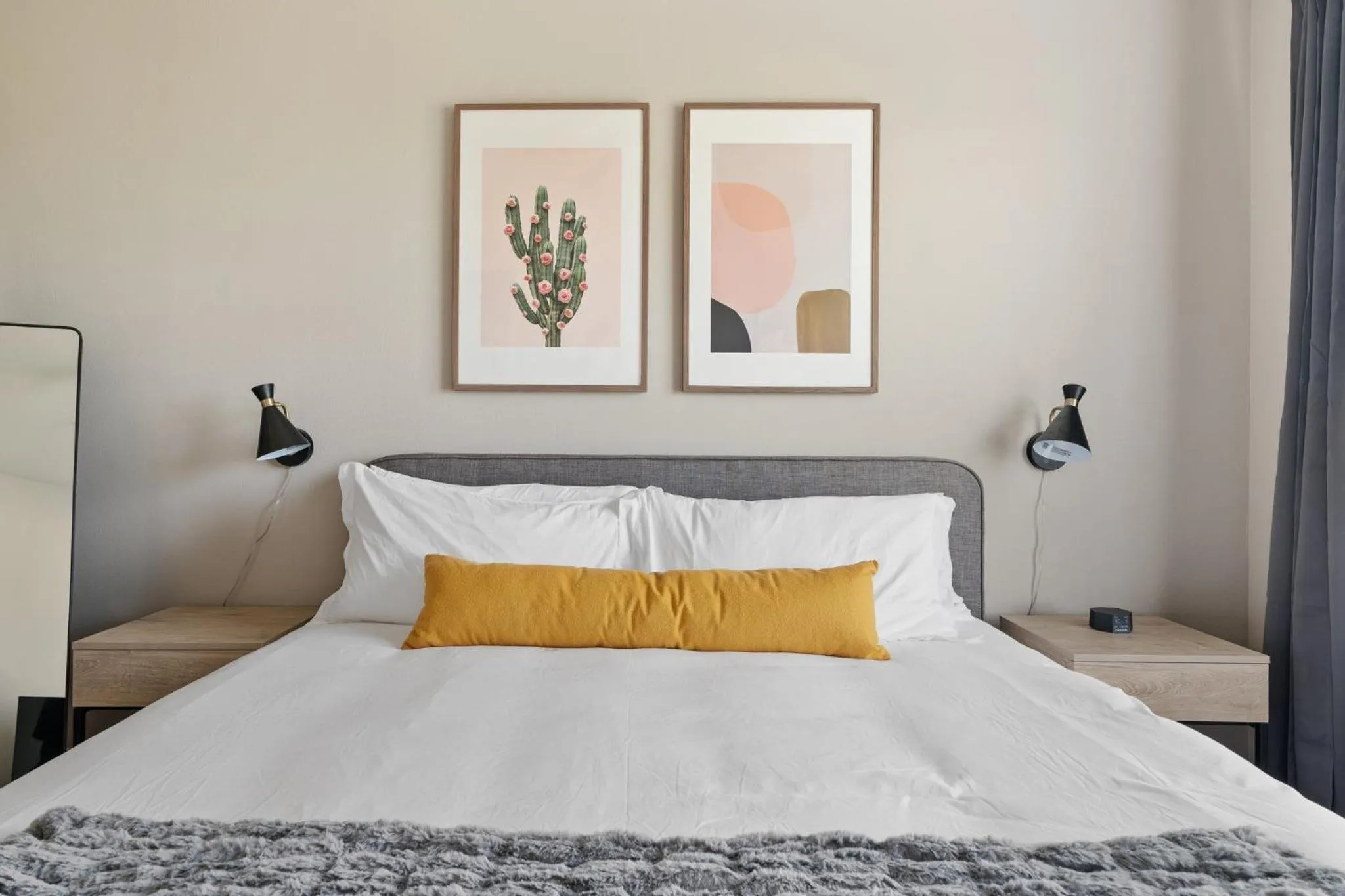 Bed in Lodgeur Med Center, Houston - close to MD Anderson & other hospitals