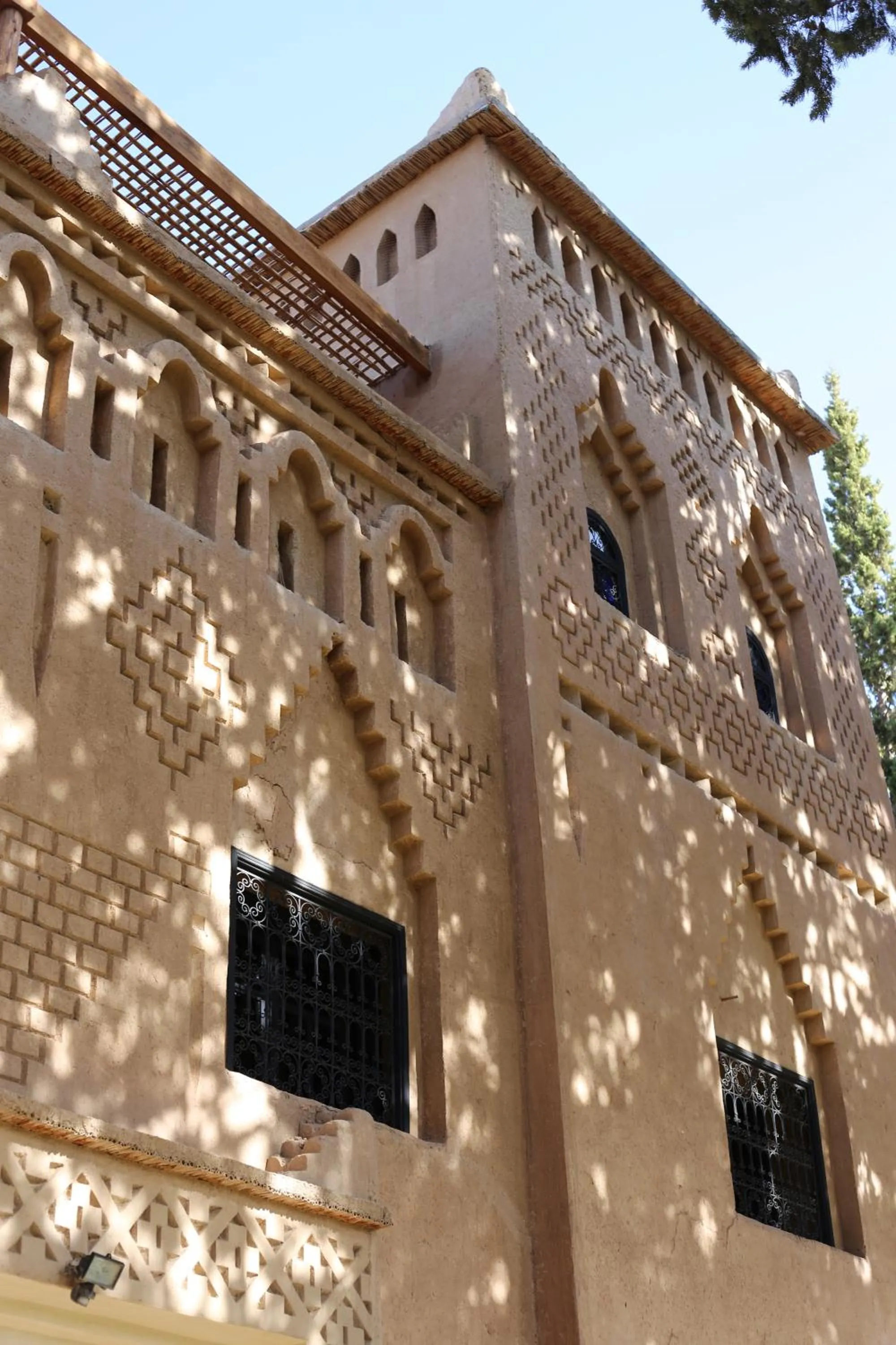 Property building in Kasbah des cyprès