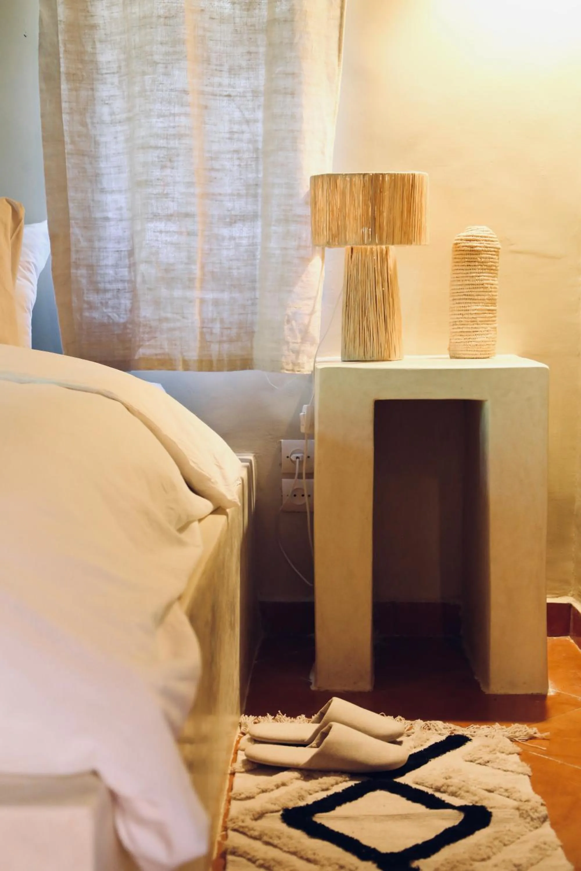 Bed in Kasbah des cyprès