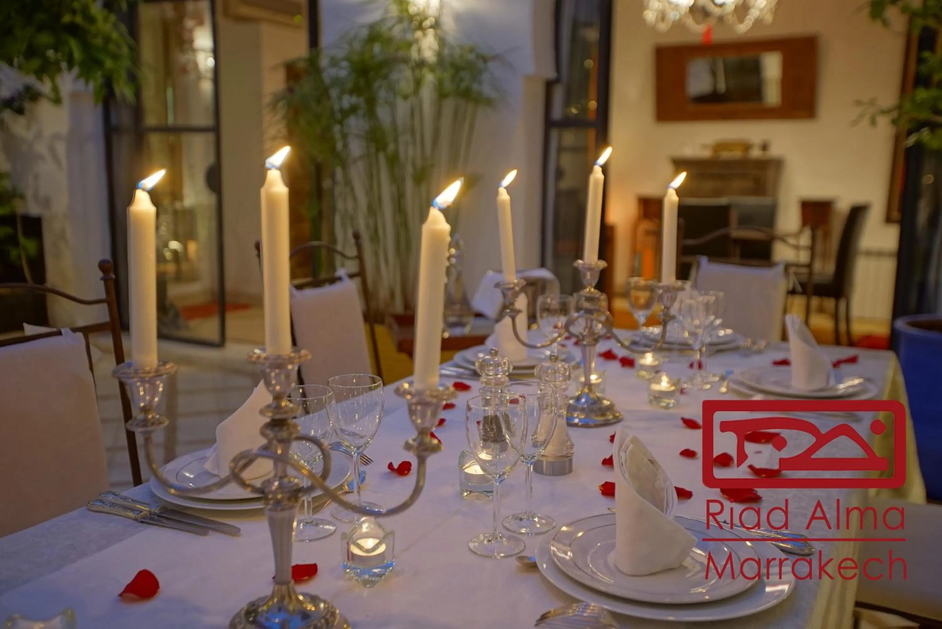 Restaurant/places to eat in Riad Alma