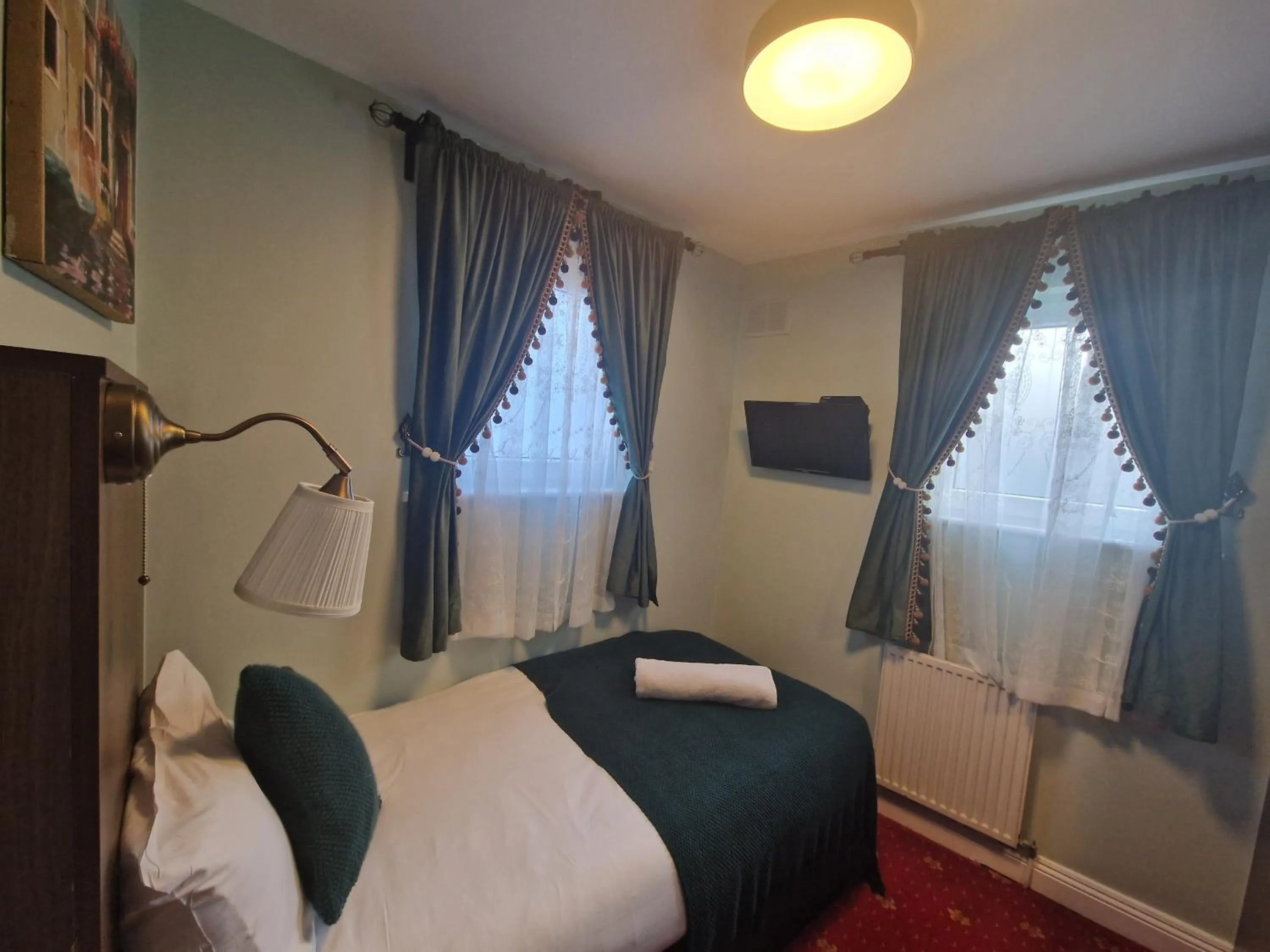 Bedroom, Bed in Lyndon Guesthouse