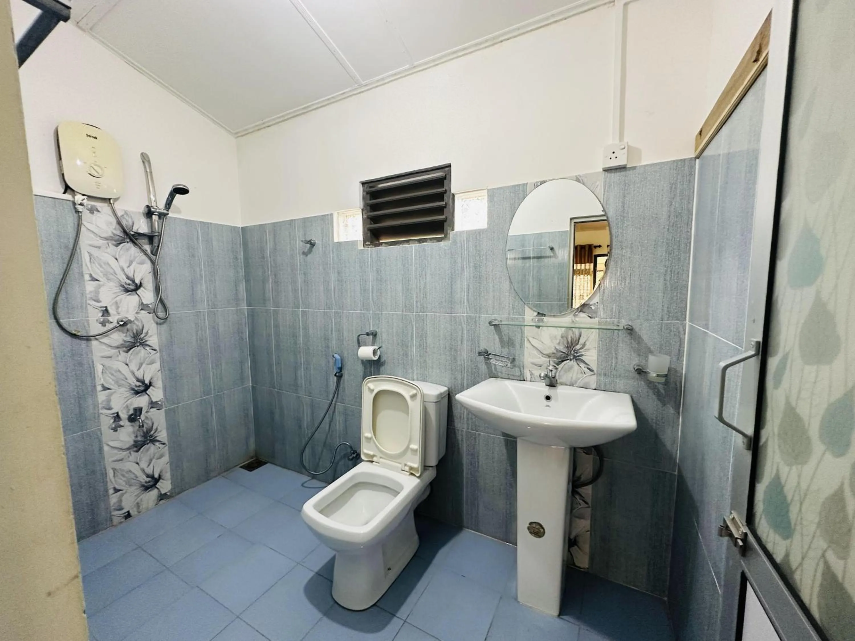 Shower in Green Garden Anuradhapura