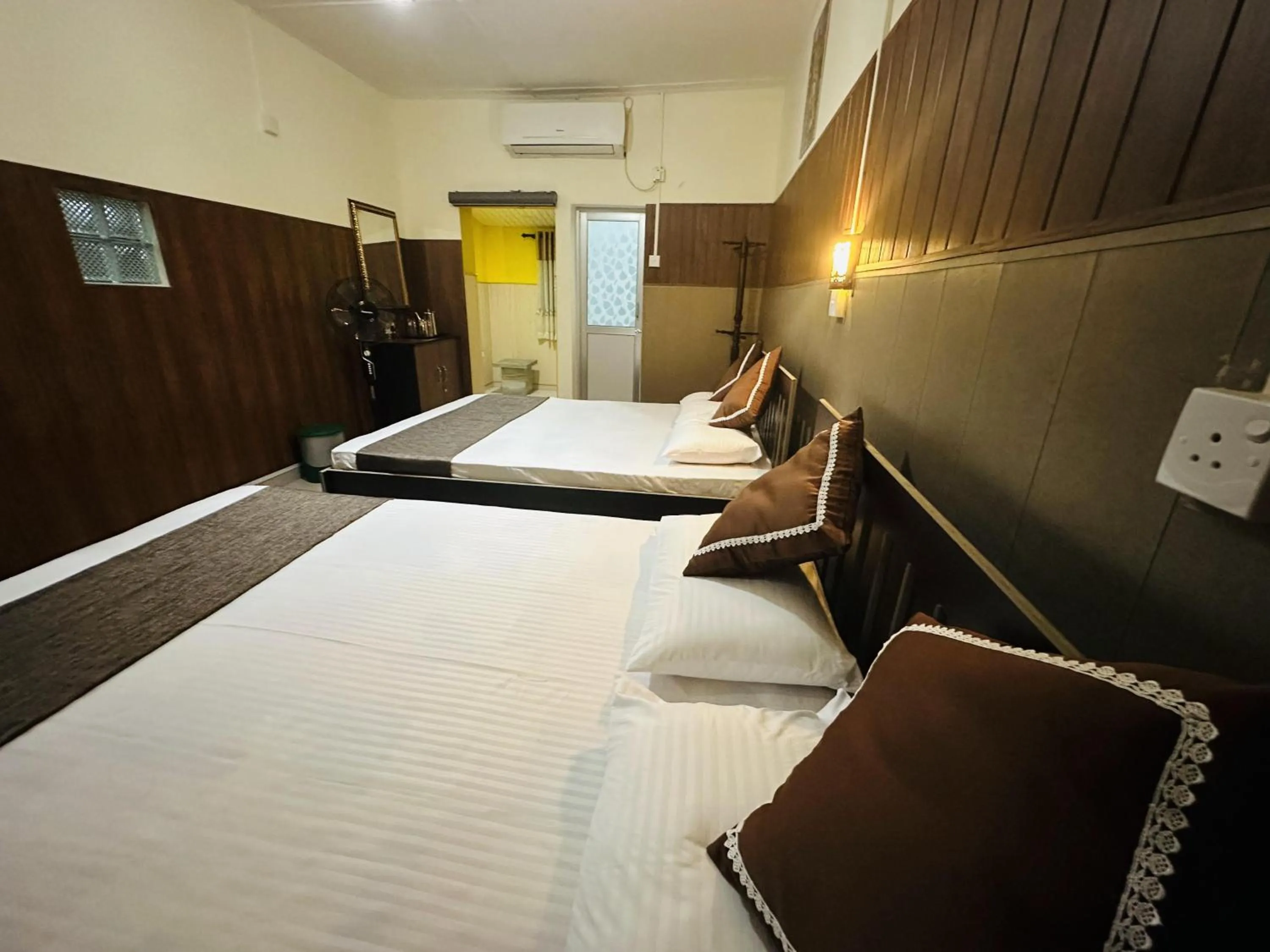 Photo of the whole room in Green Garden Anuradhapura