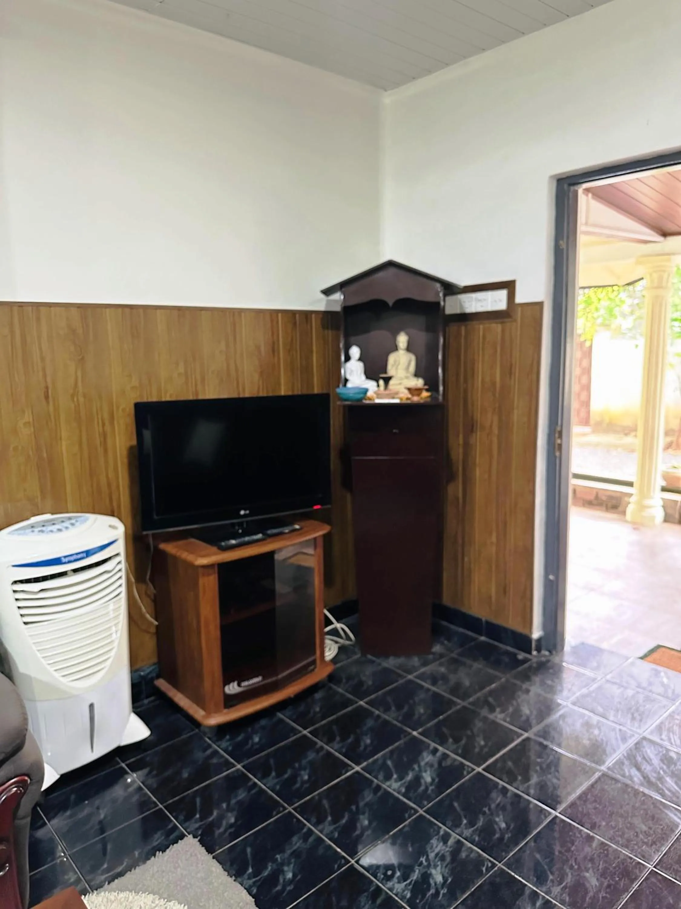 Communal lounge/ TV room in Green Garden Anuradhapura
