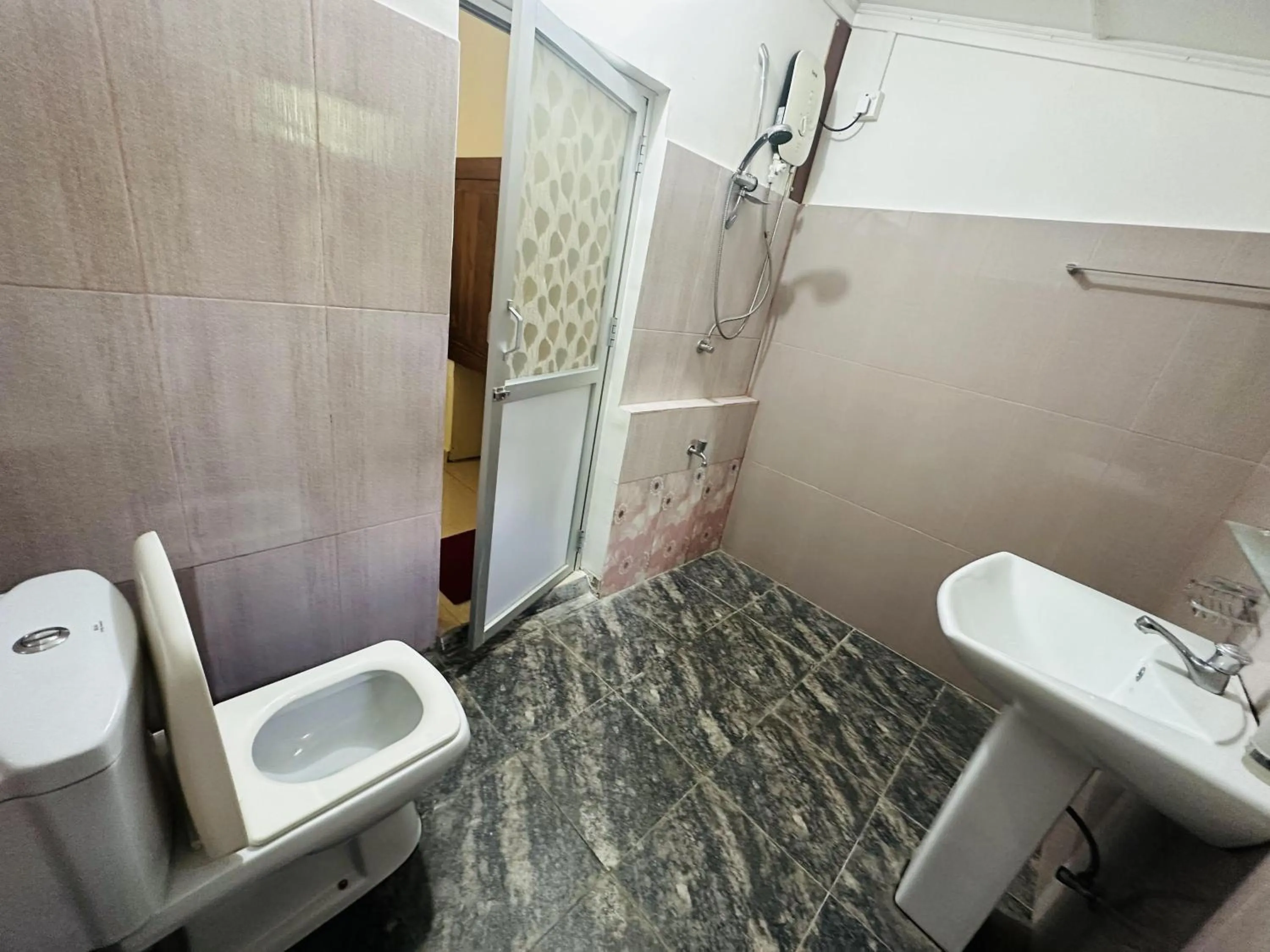 Shower in Green Garden Anuradhapura