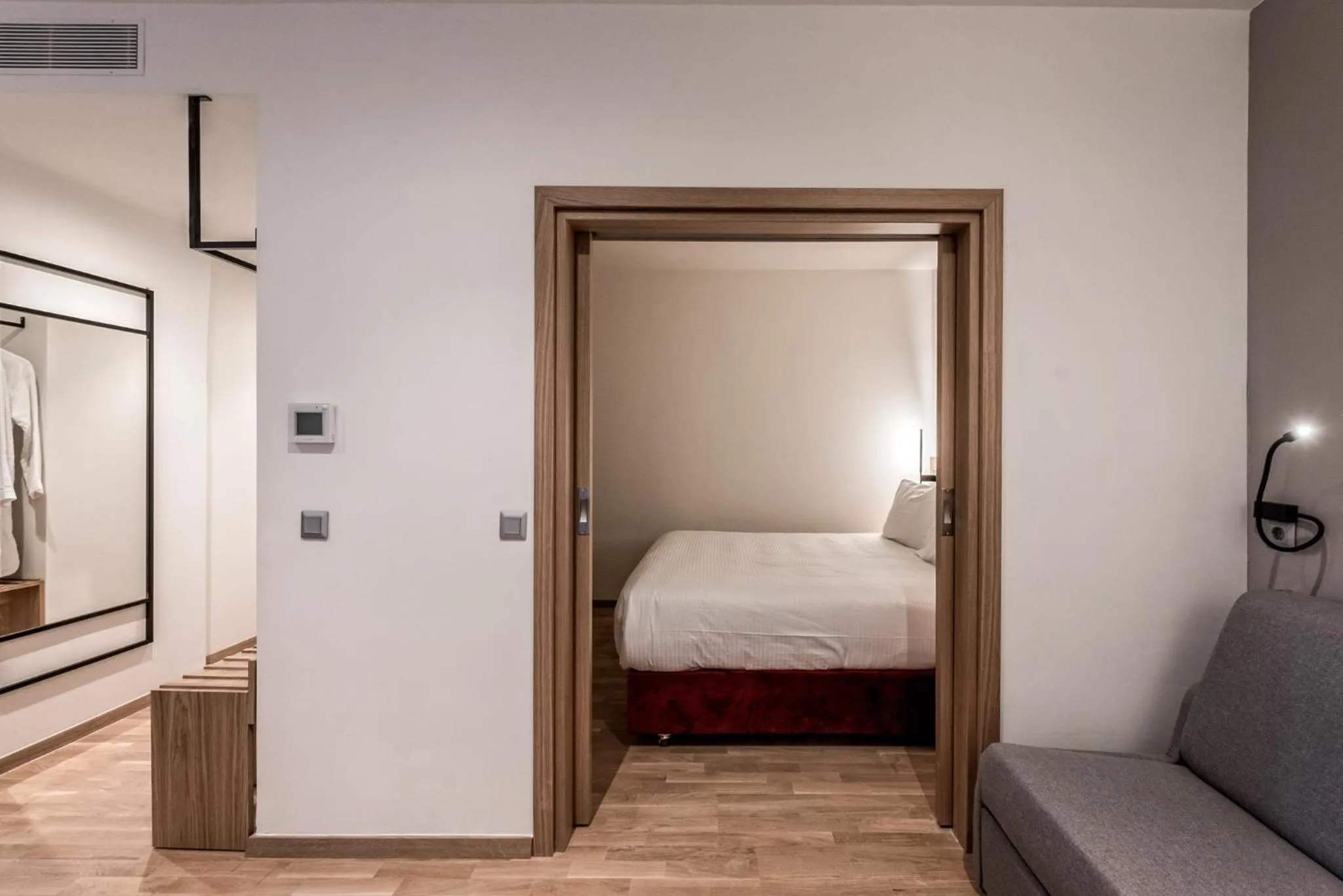 Bed in Urban Frame Acropolis