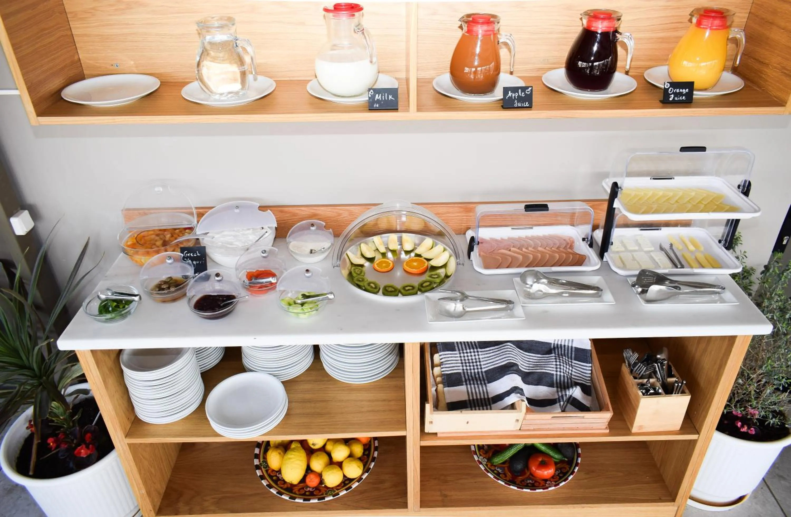 Breakfast in Urban Frame Acropolis