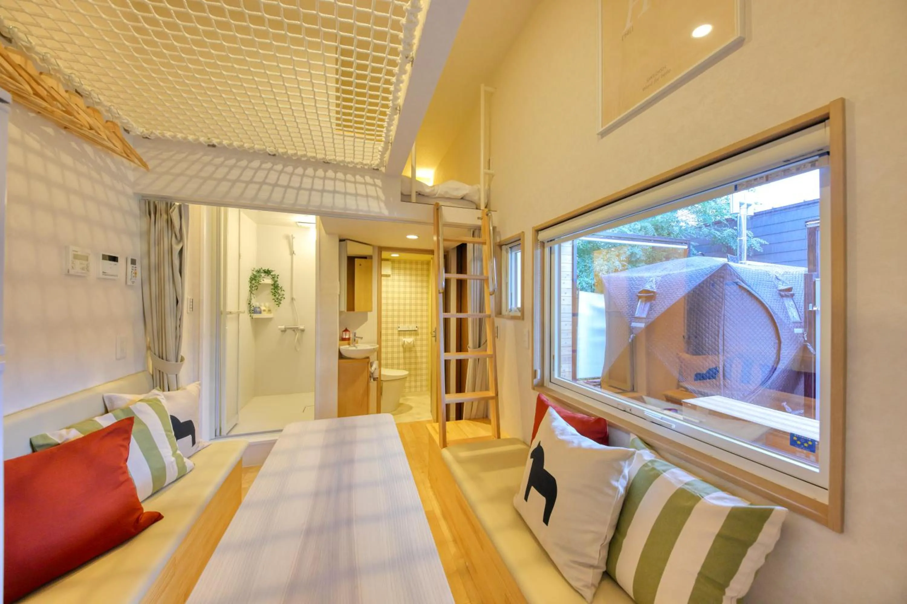 Shower, Bed in Piilo asobi&stay