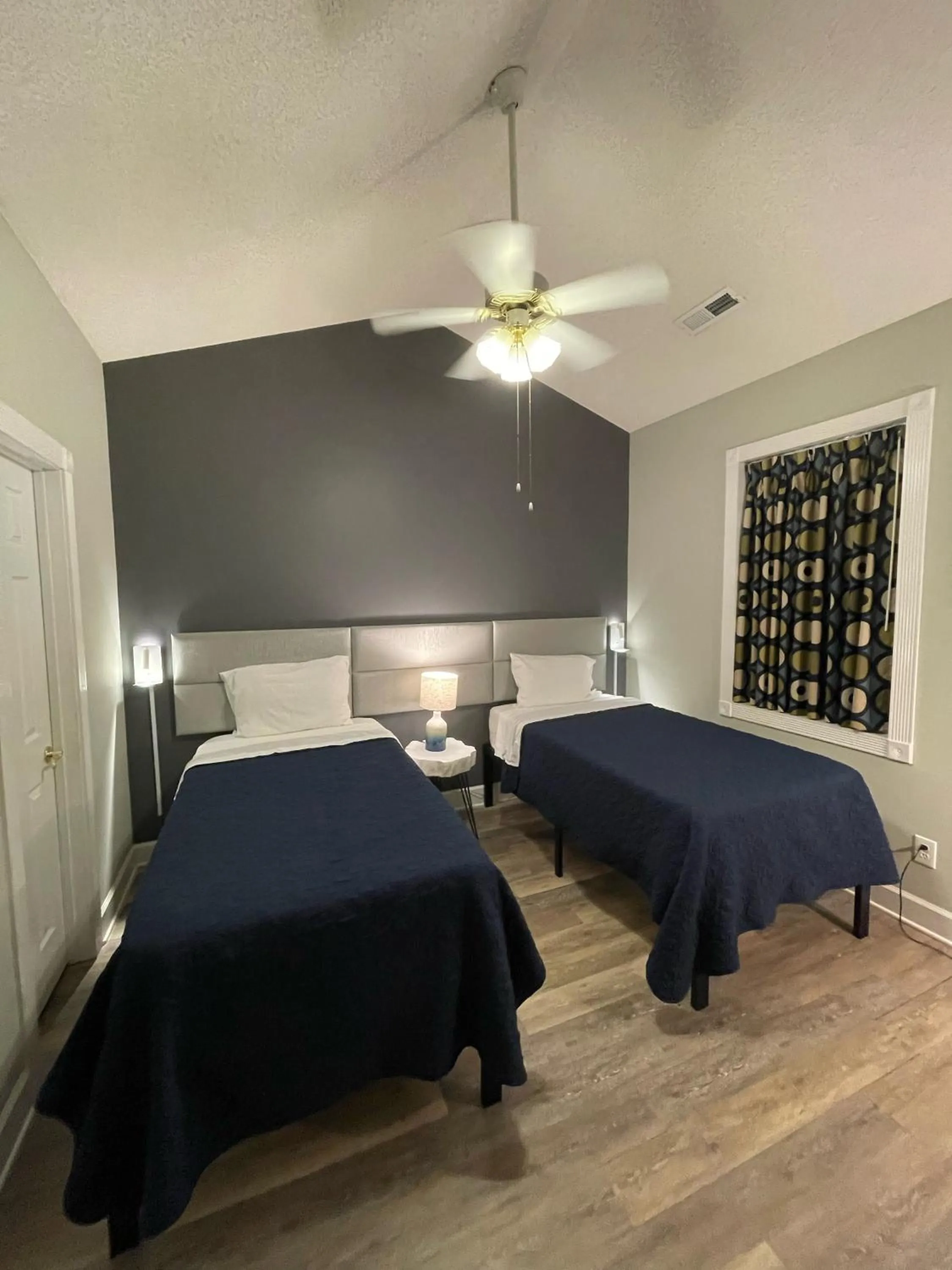 Bedroom, Bed in GolfView Villa/Center of MB/BEST View/End Unit