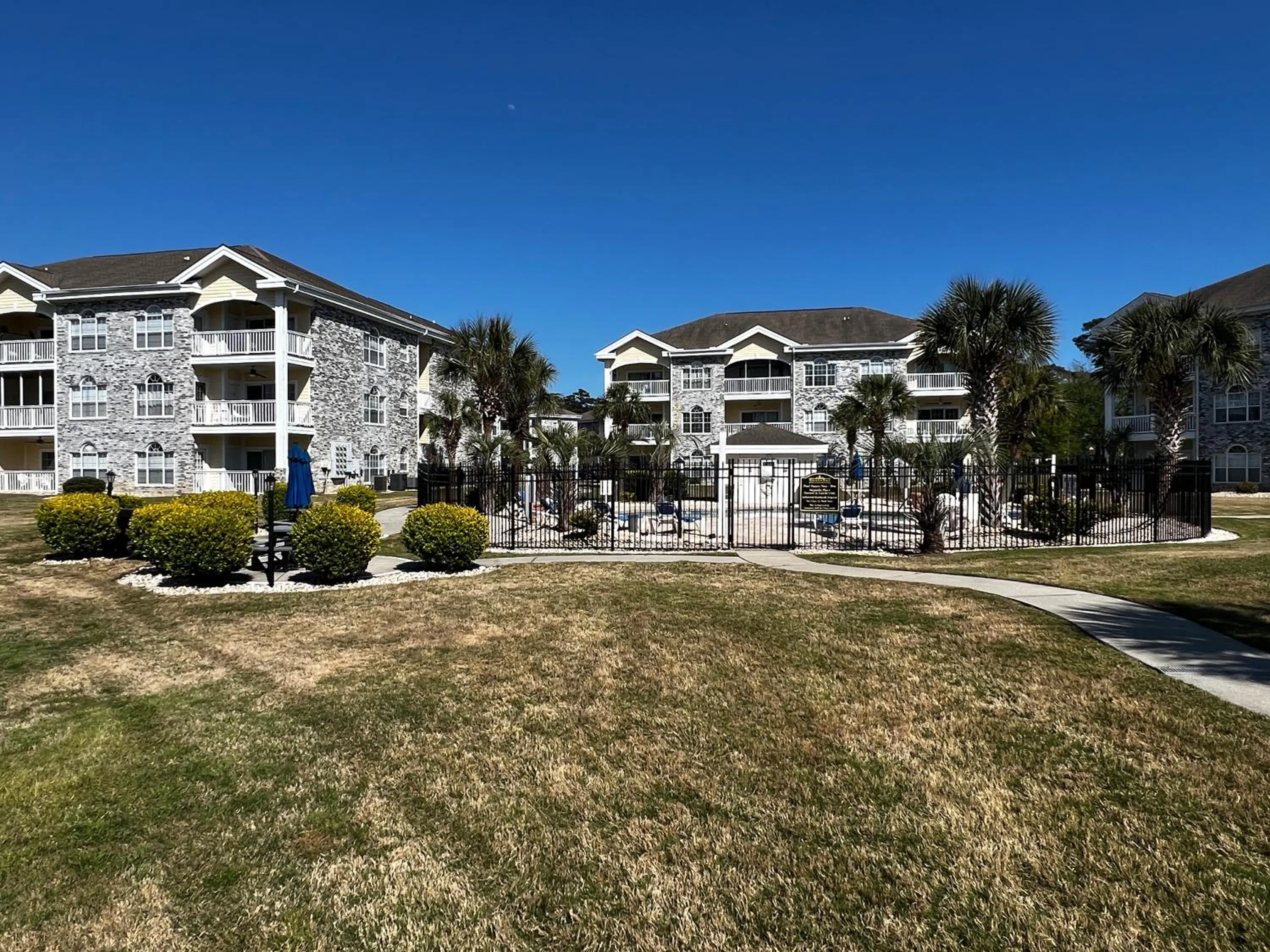 Property building in GolfView Villa/Center of MB/BEST View/End Unit