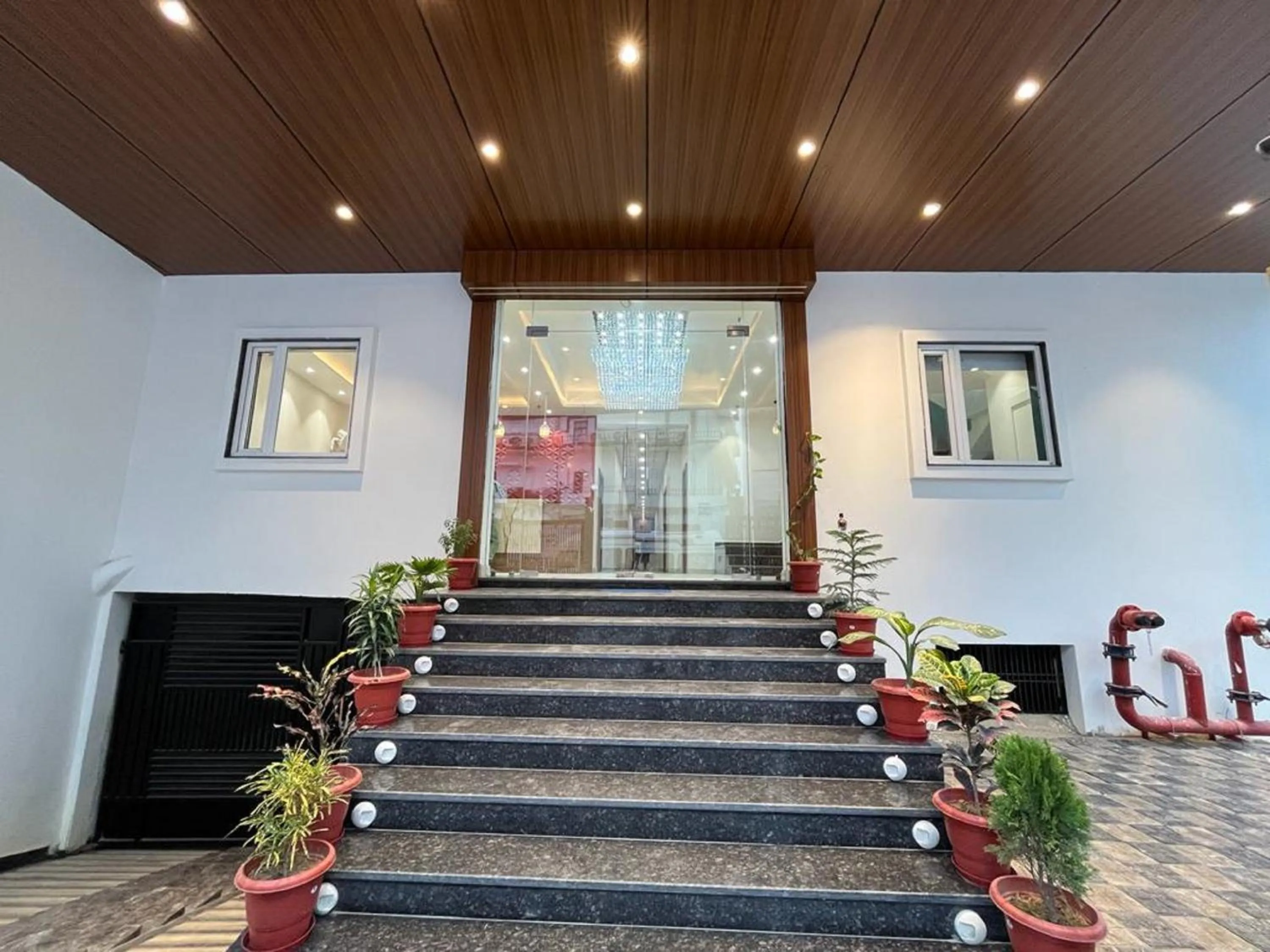 Facade/entrance in Hotel Satsang Grand