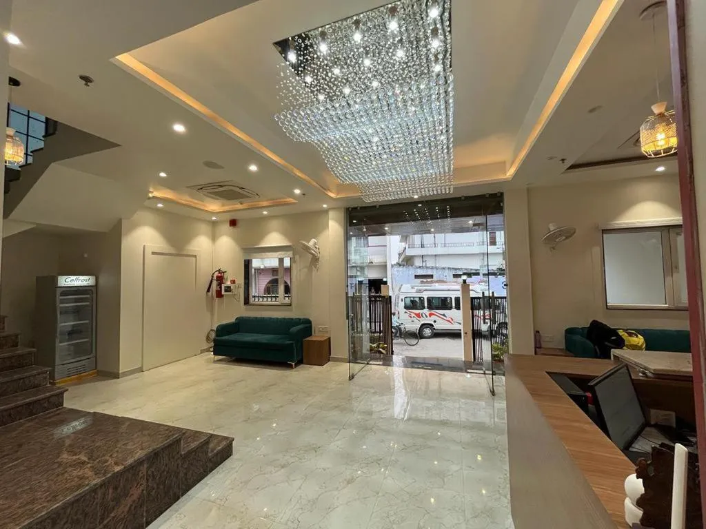 Living room in Hotel Satsang Grand