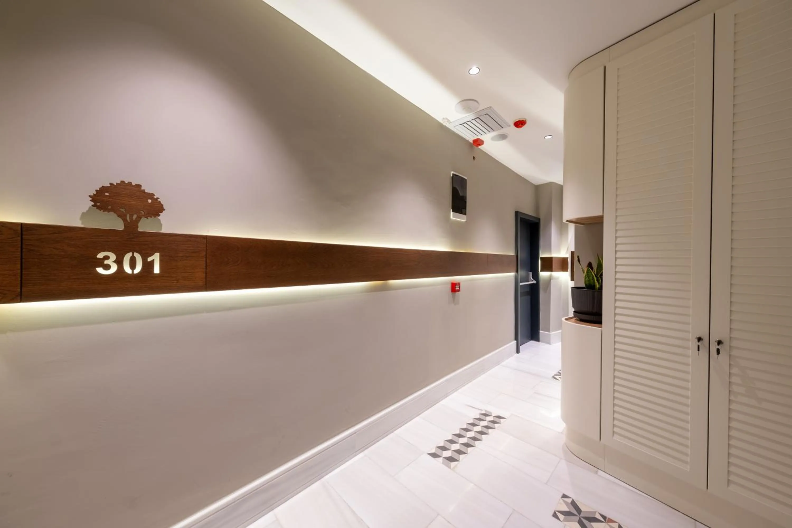 wardrobe in Hotel Balo