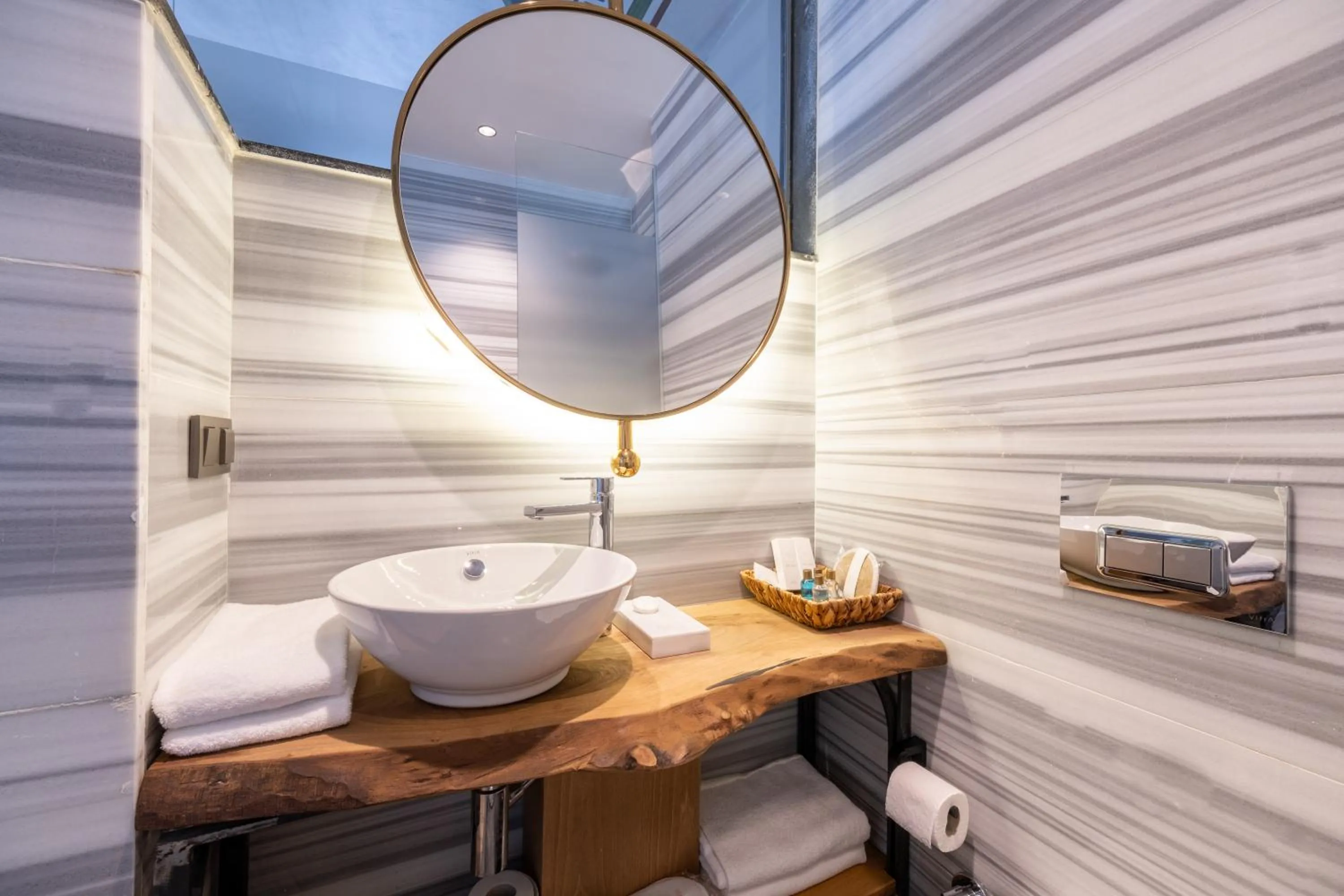 Toilet in Hotel Balo