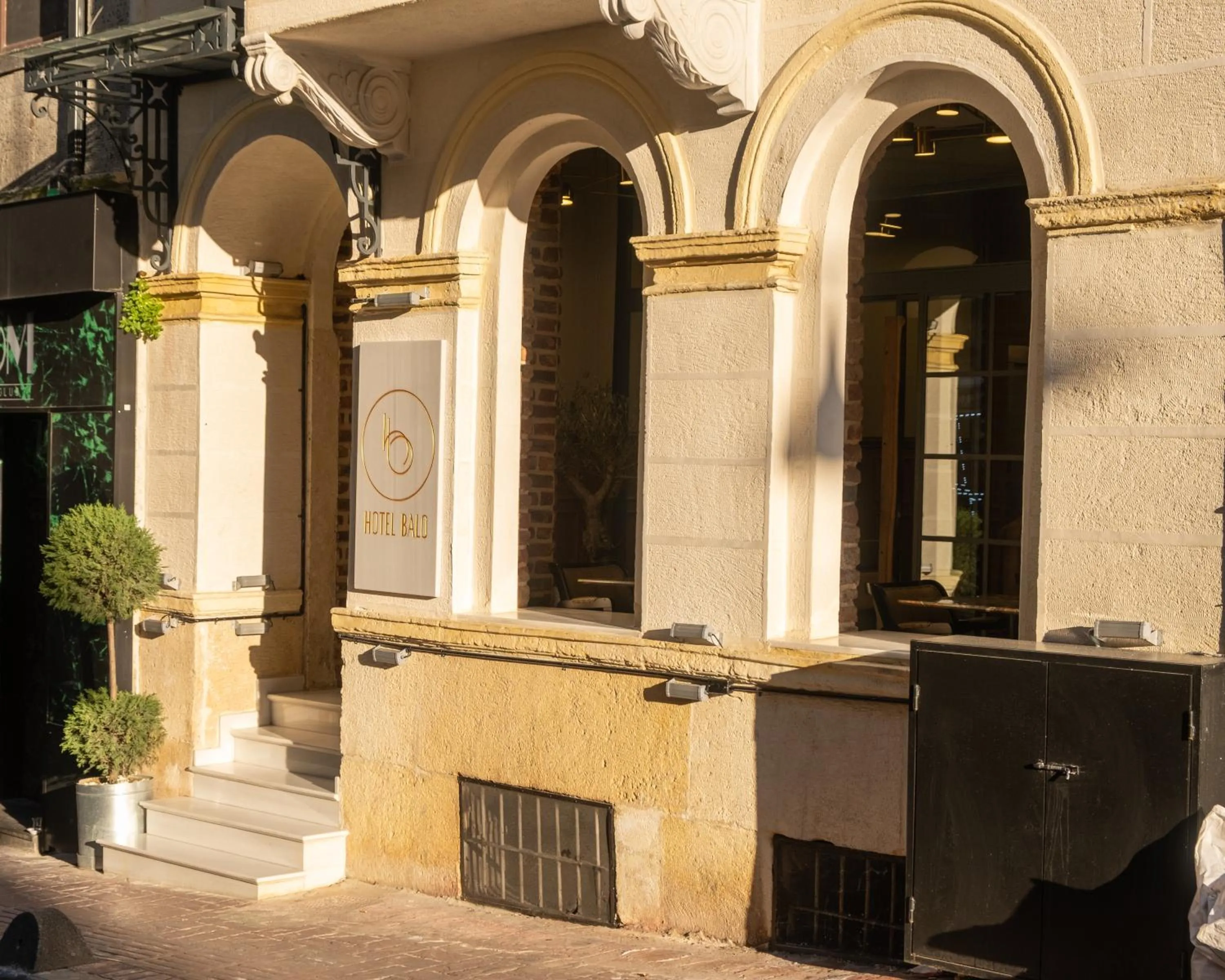 Property building in Hotel Balo