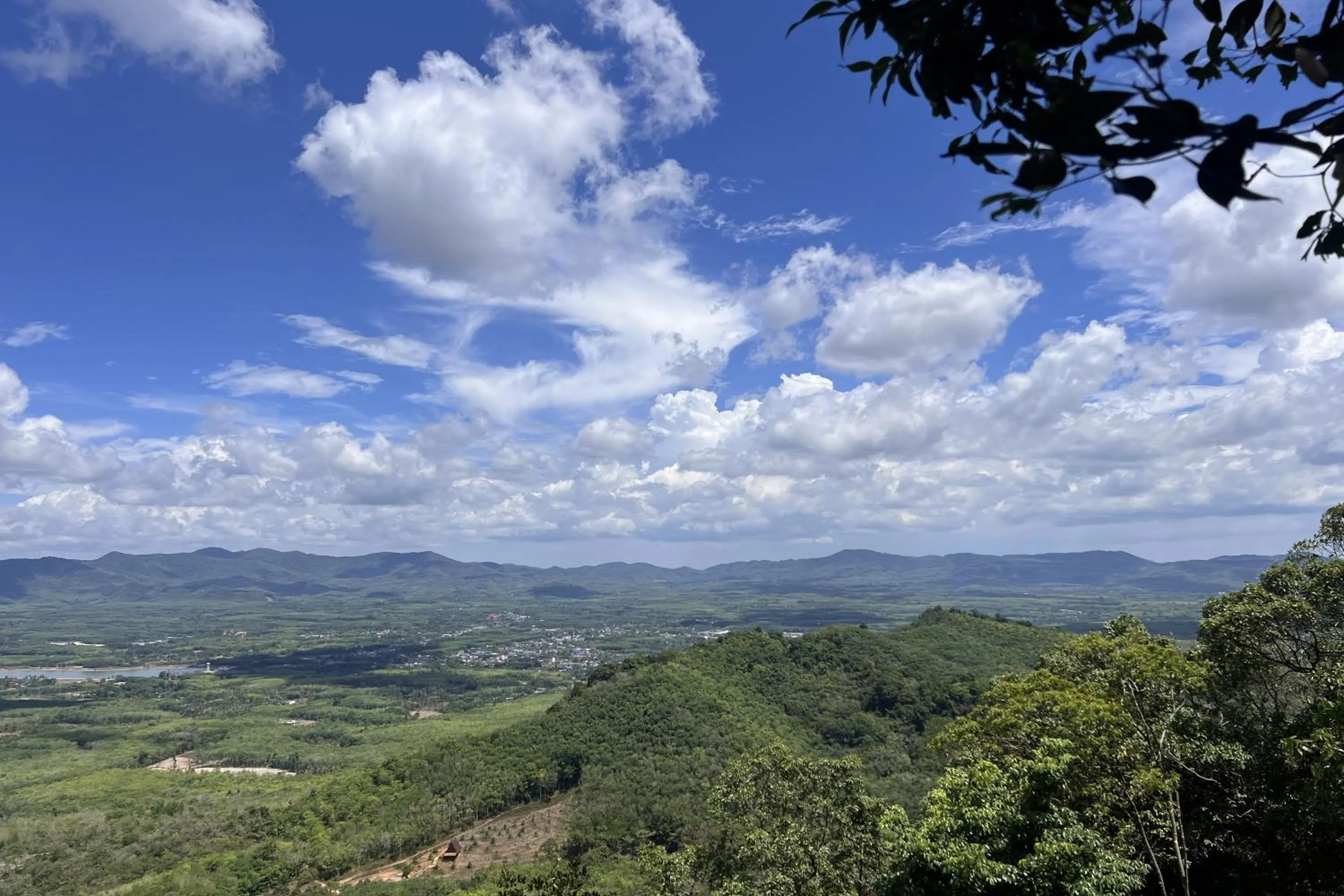 Mountain view in Kuan Khan Lao The Nine Bistro ควนคานหลาว เดอะไนท์ บิสโทร