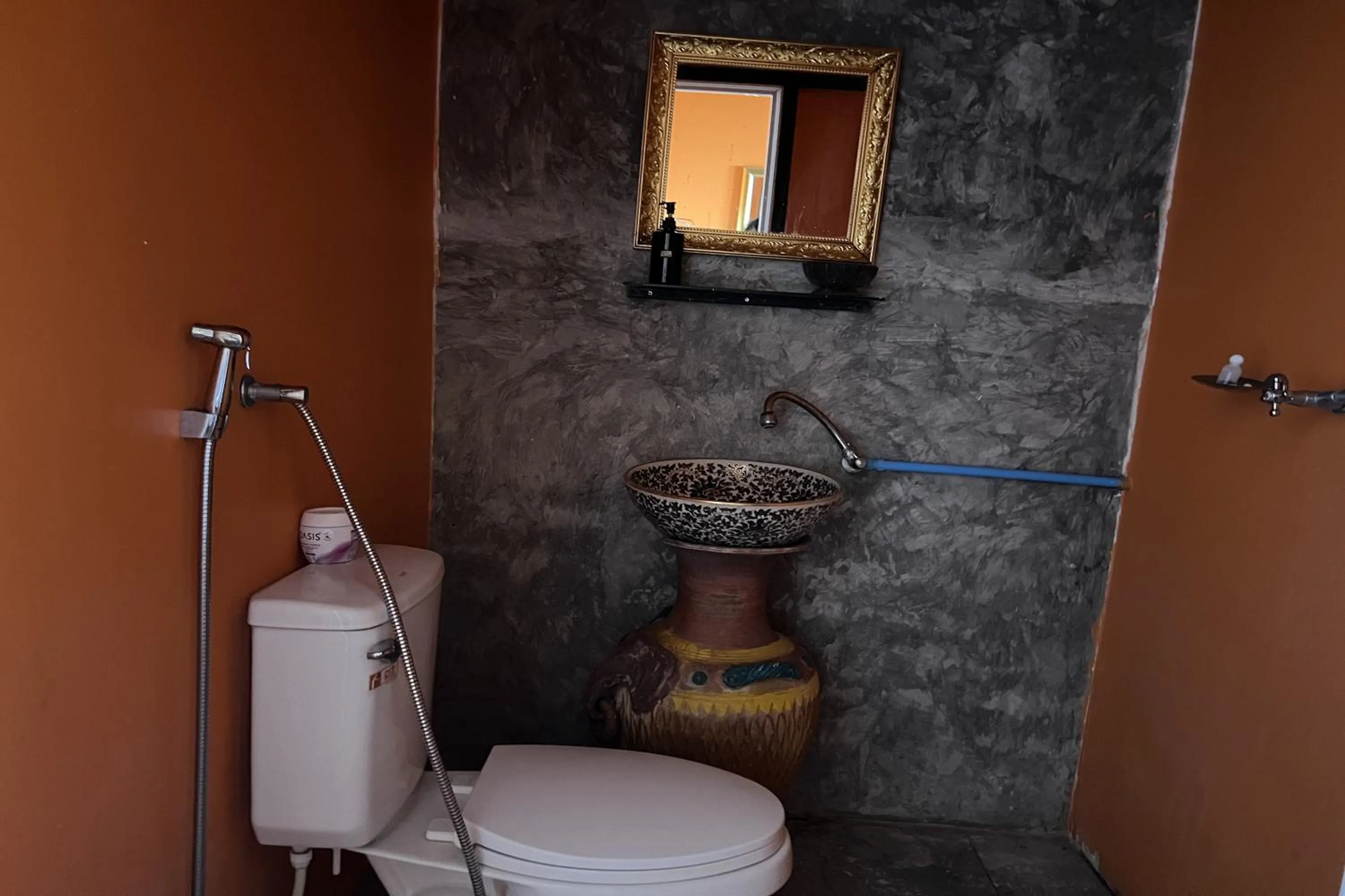 Bathroom in Kuan Khan Lao The Nine Bistro ควนคานหลาว เดอะไนท์ บิสโทร