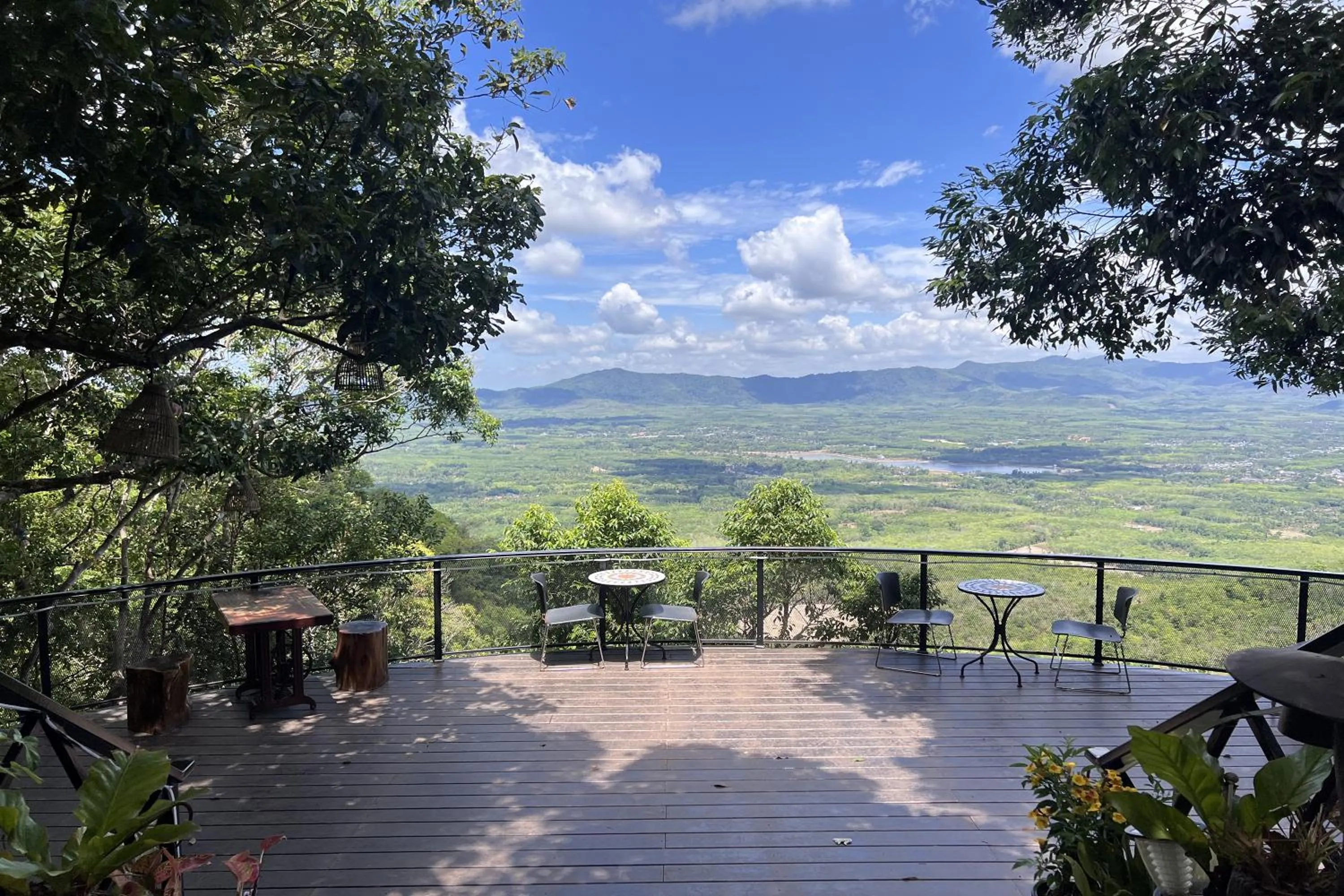 Mountain view in Kuan Khan Lao The Nine Bistro ควนคานหลาว เดอะไนท์ บิสโทร