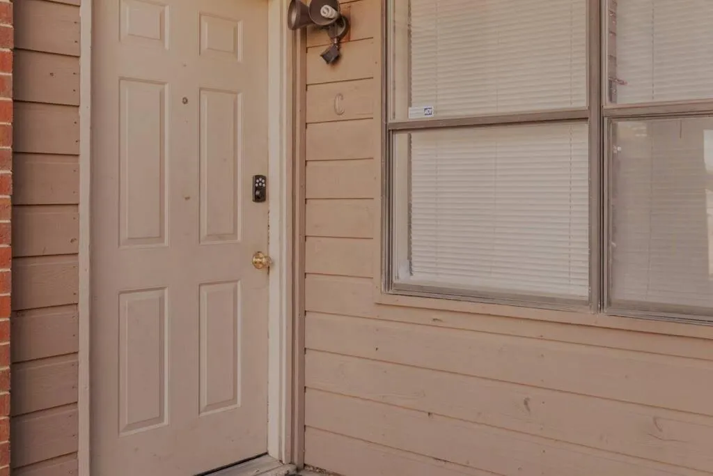 Golden Sunflower's Apt C