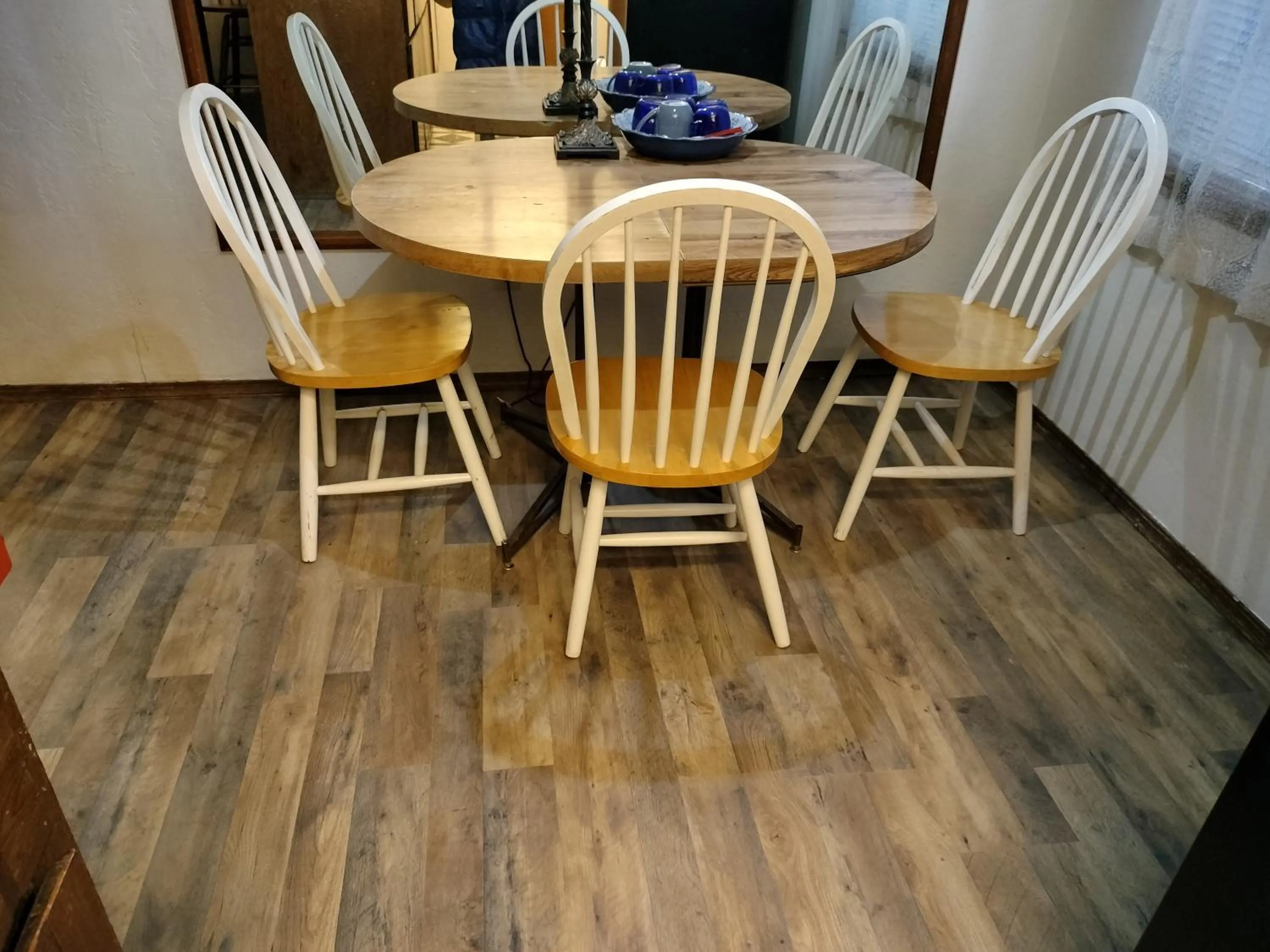 Golden Sunflower's Apt C