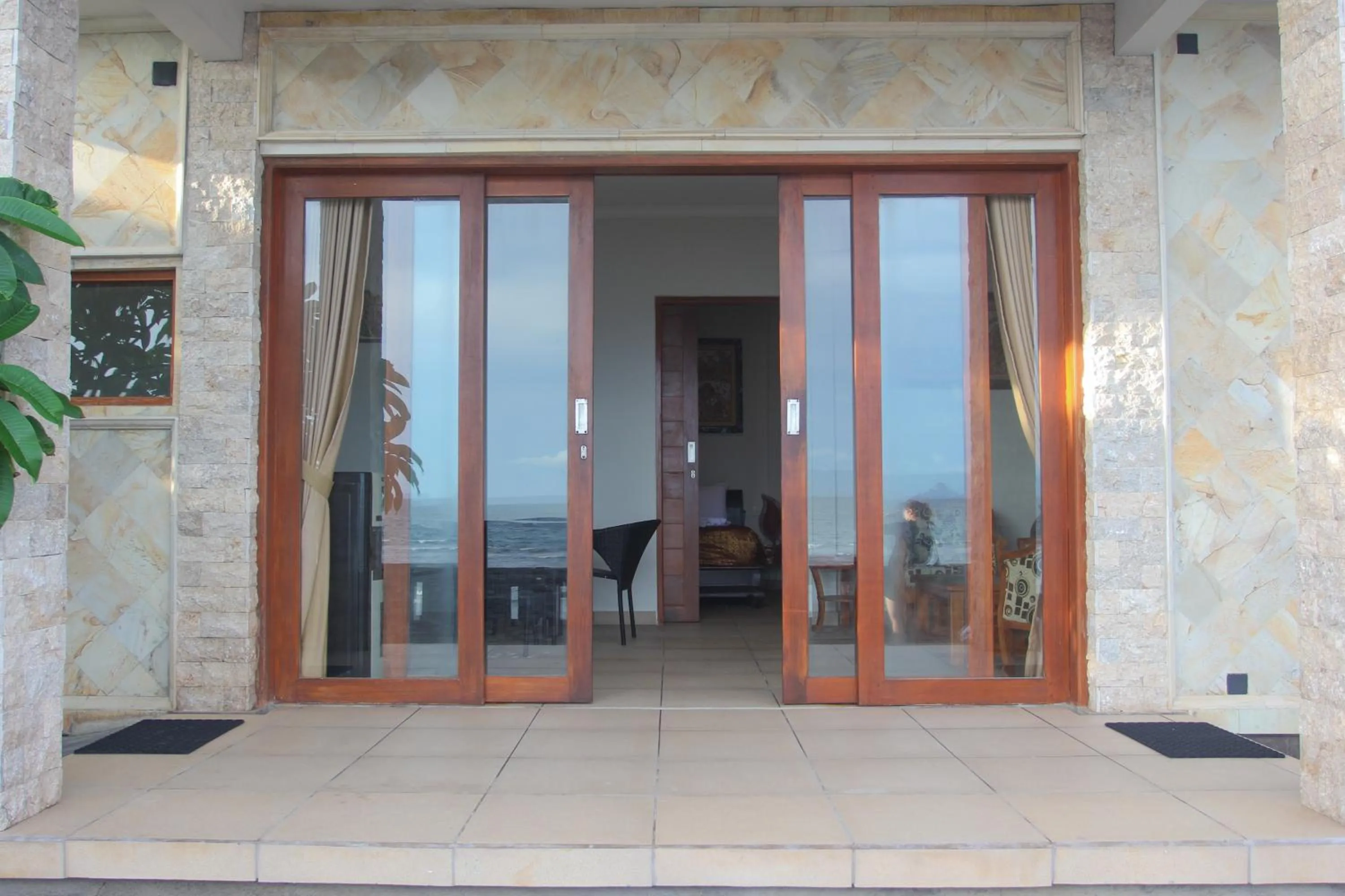 Facade/entrance in Temple Cafe & Seaside Cottages