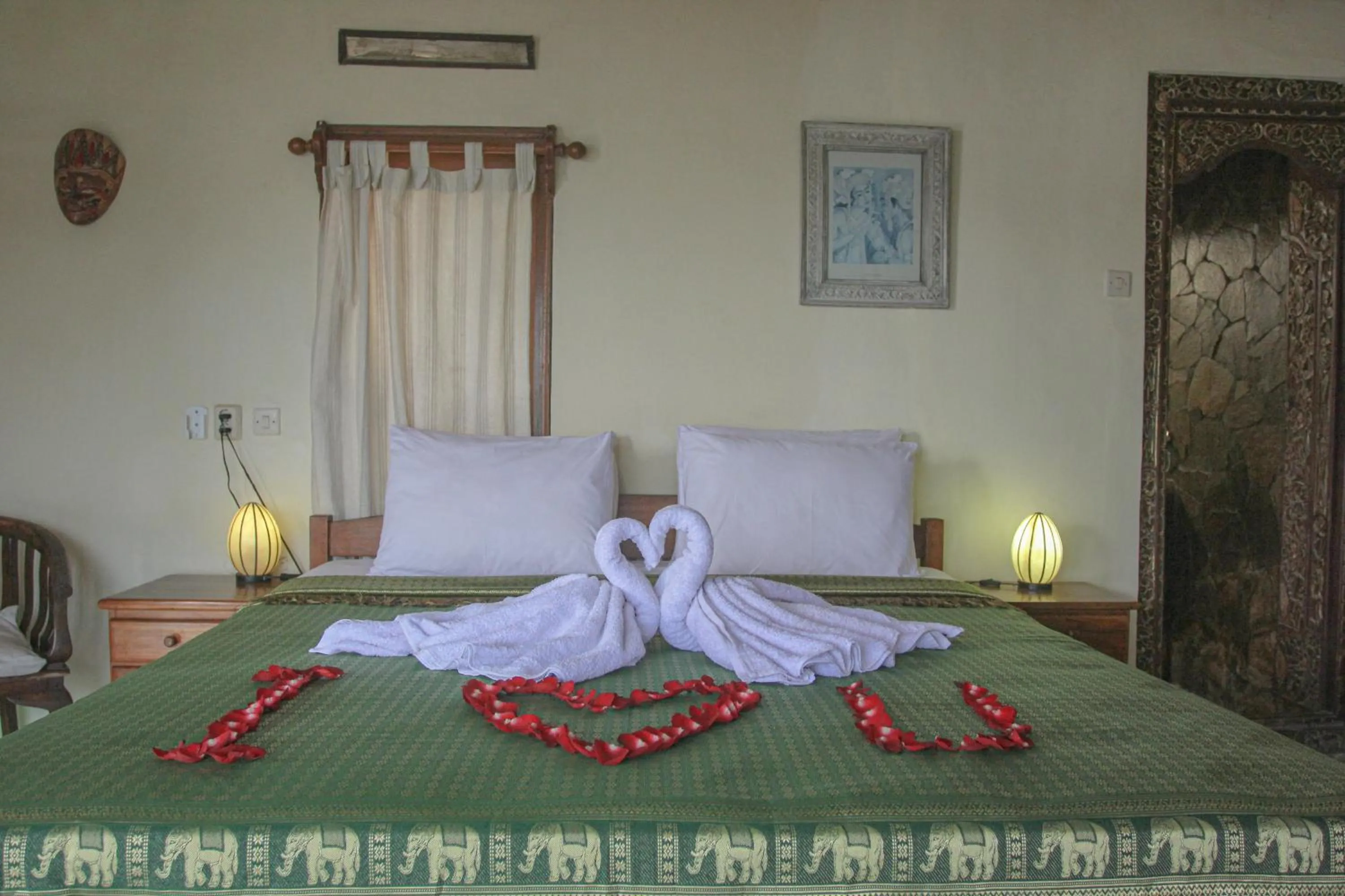 Bed in Temple Cafe & Seaside Cottages