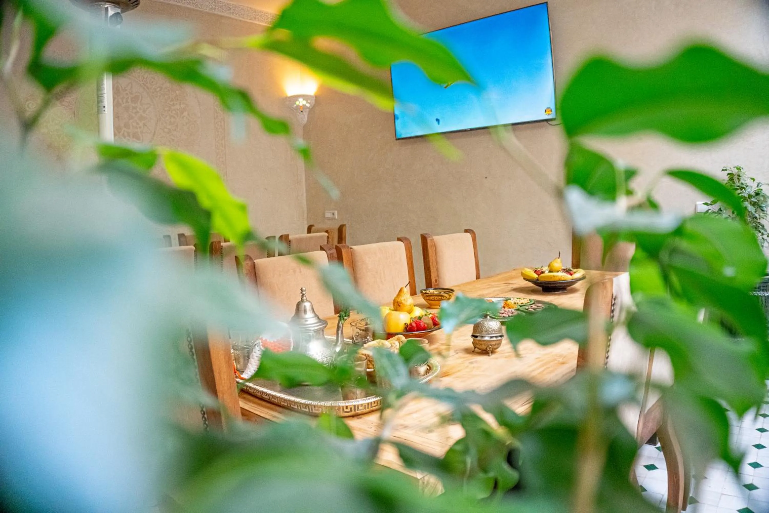 Restaurant/places to eat in Riad Louaya