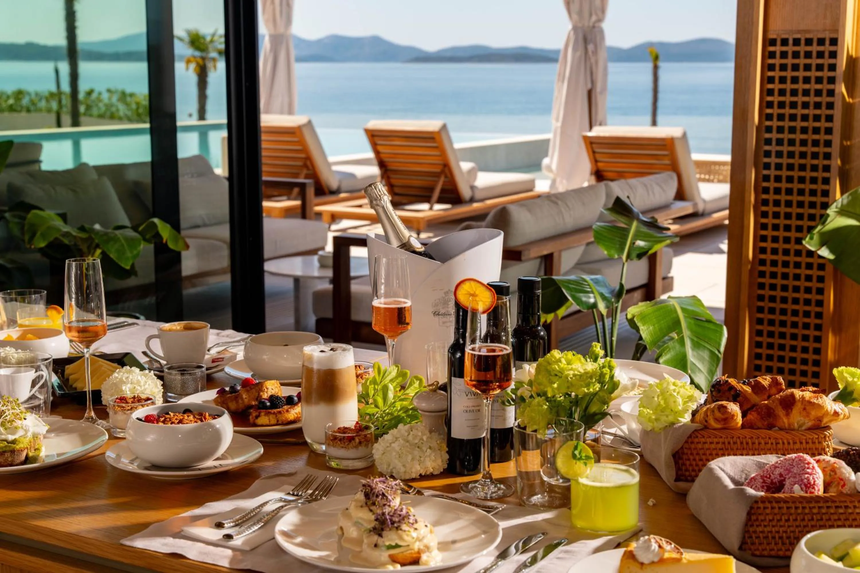 Food and drinks in LIOQA Resort