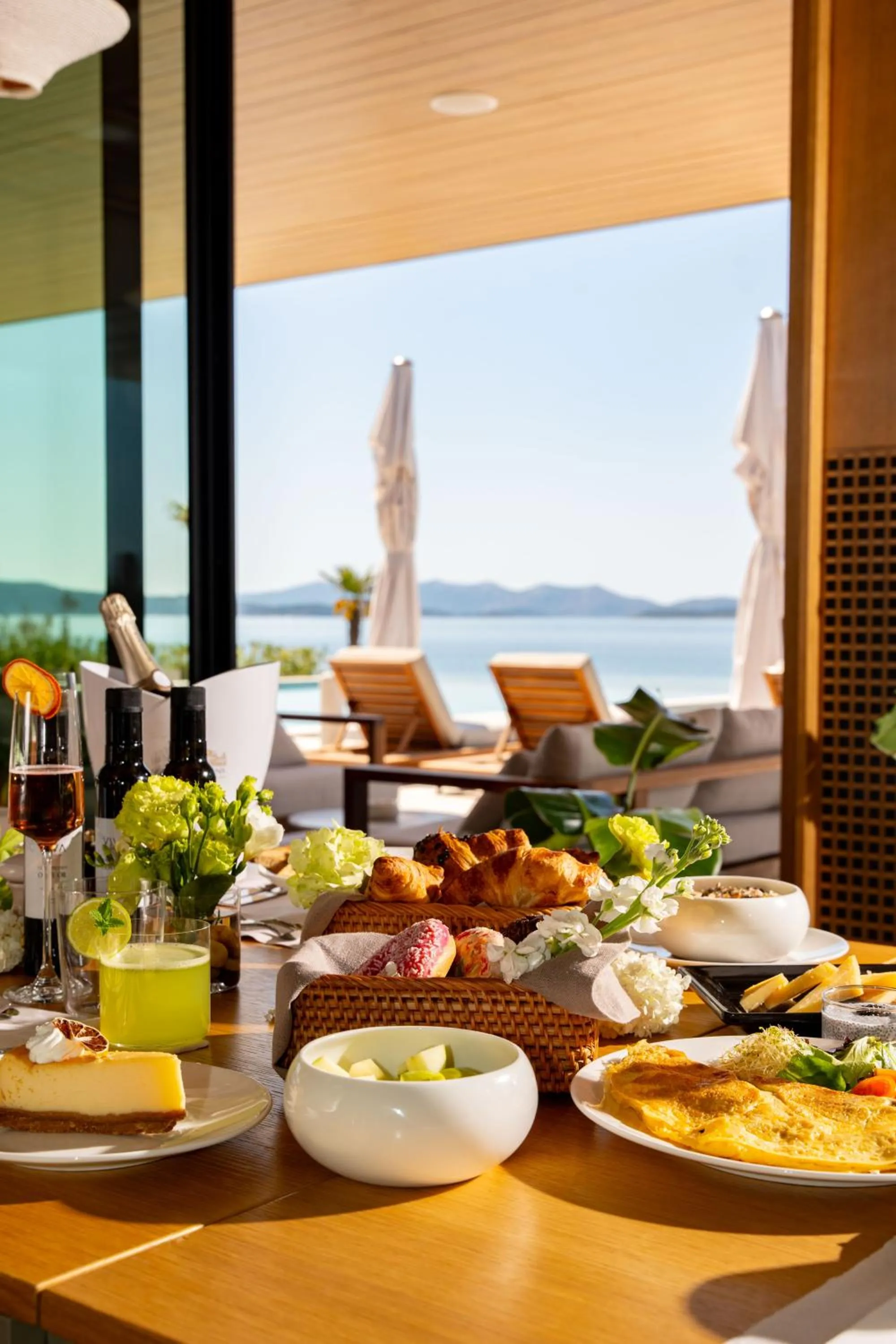 Food and drinks in LIOQA Resort