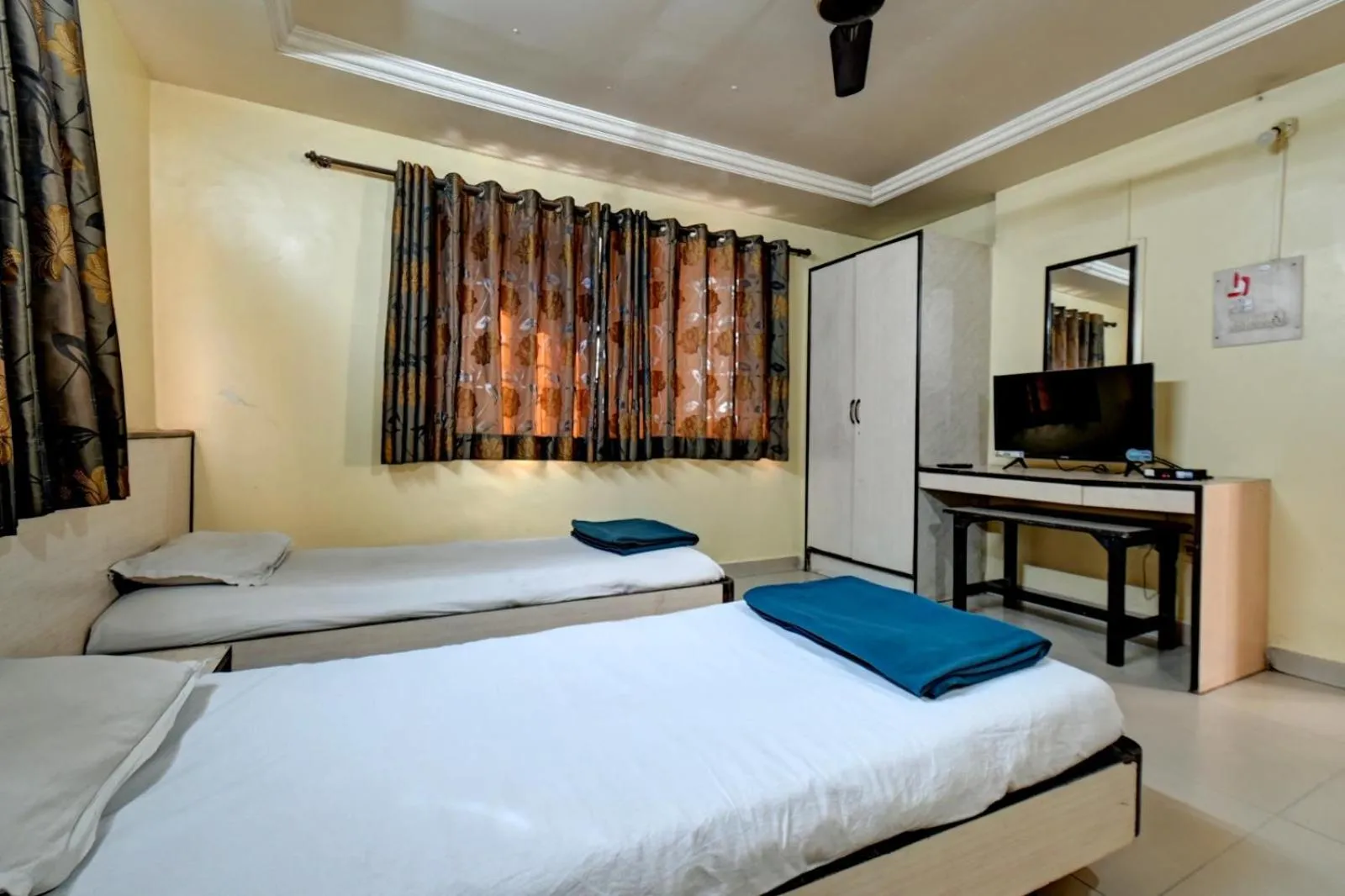 Bed in Hotel Vikrant