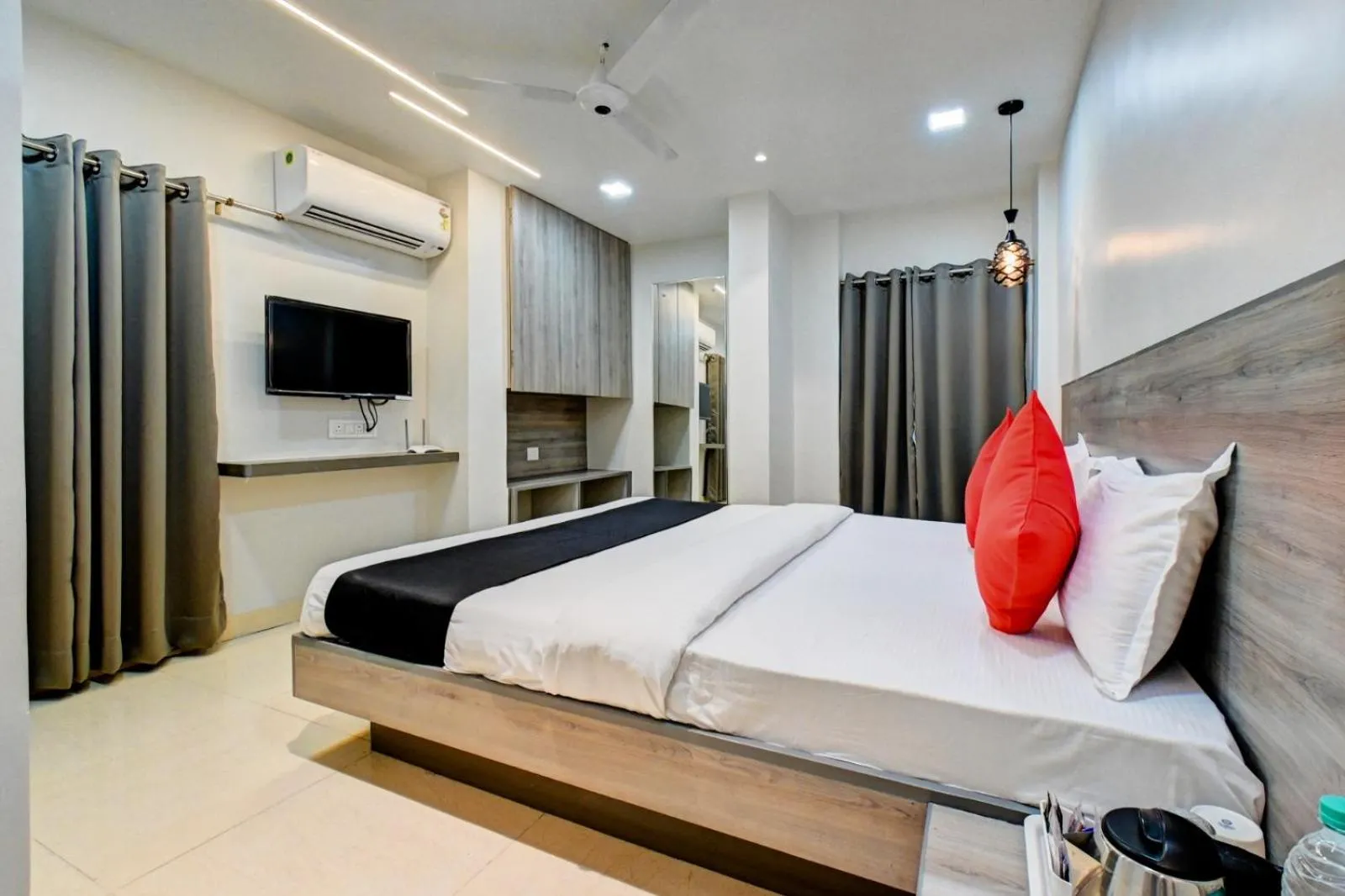 Bed in Hotel Vikrant