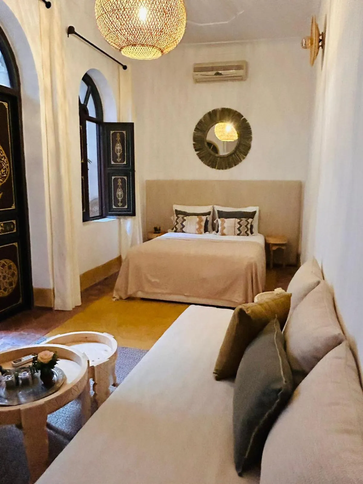 Photo of the whole room, Bed in Riad Bamaga