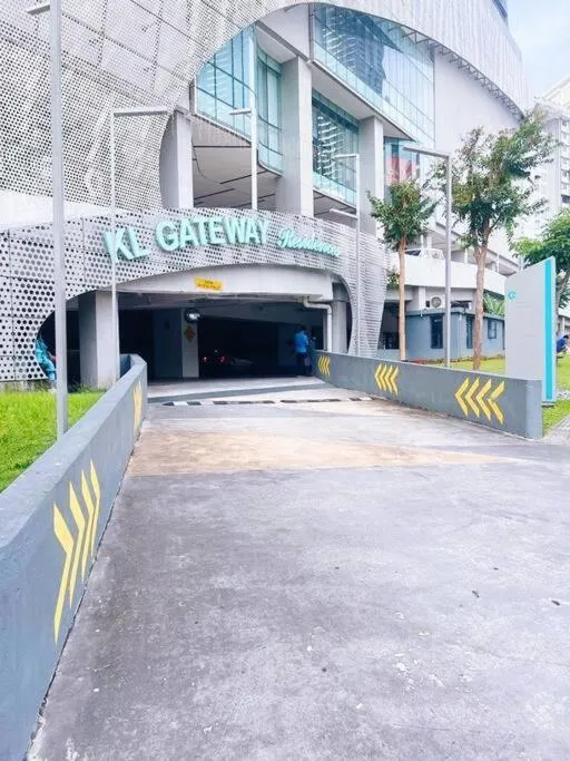 PROMO Connected Train 2 Bedroom ABOVE MALL 289