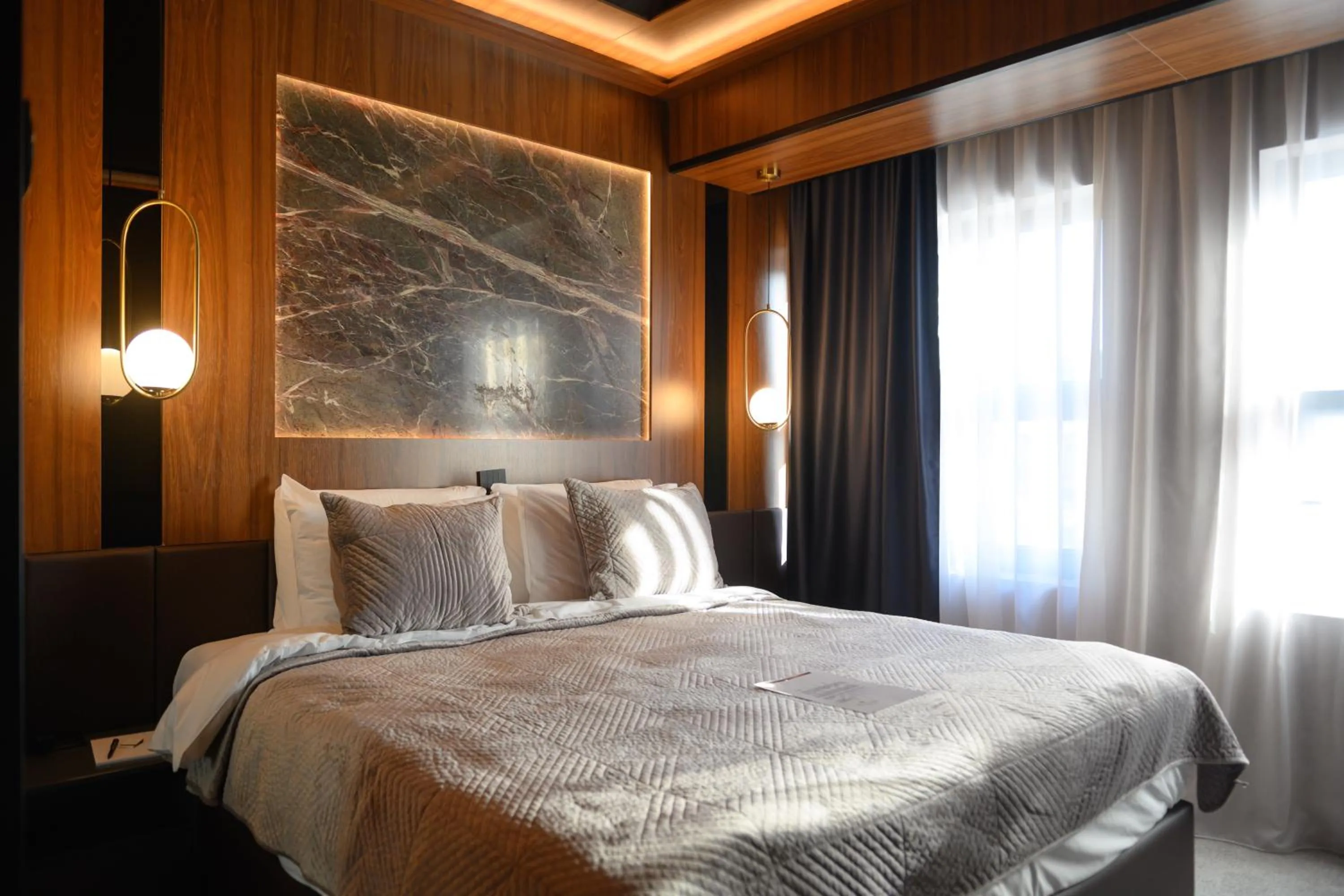 Bedroom, Bed in Hotel Macedonia Square